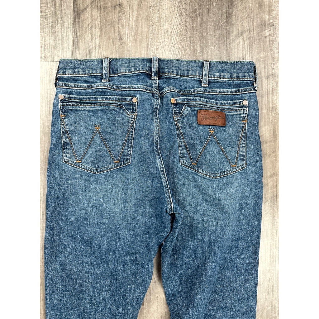 Wrangler Retro Slim Straight Jean in Blue — Size 34x34 // Preowned