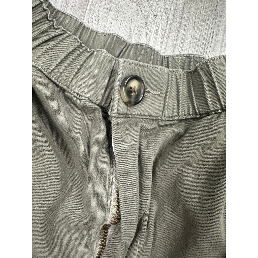 Cove 5" Chino Shorts in Olive Green — Size 38 // Preowned