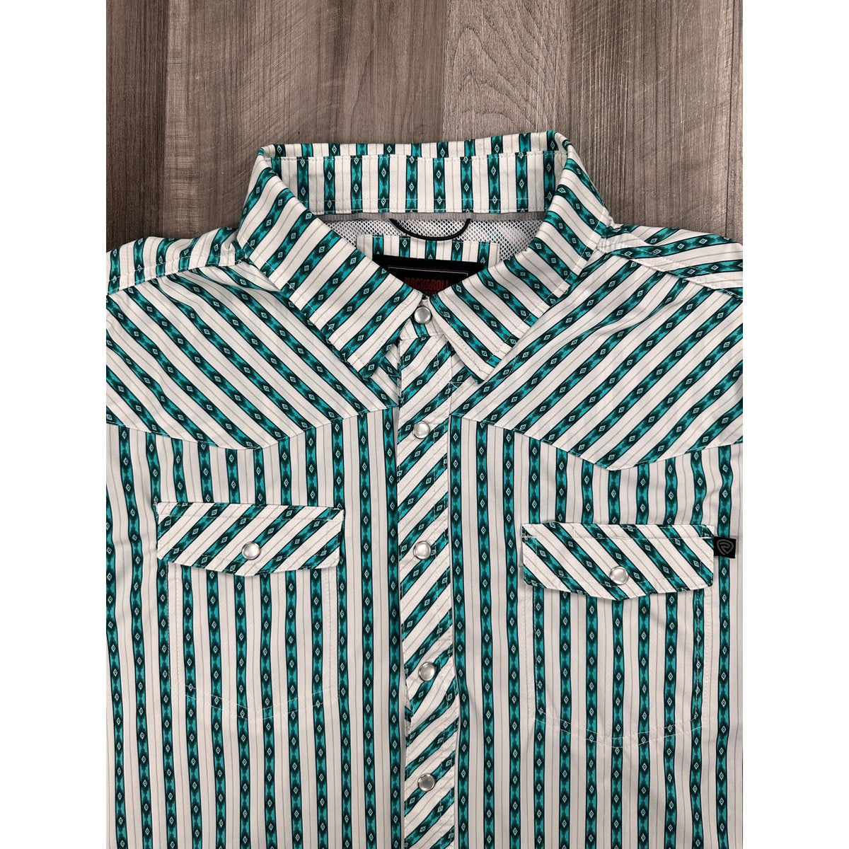 Rock & Roll Denim TEK Core Striped Short Sleeve Western Pearl Snap Shirt — Size Medium // Preowned