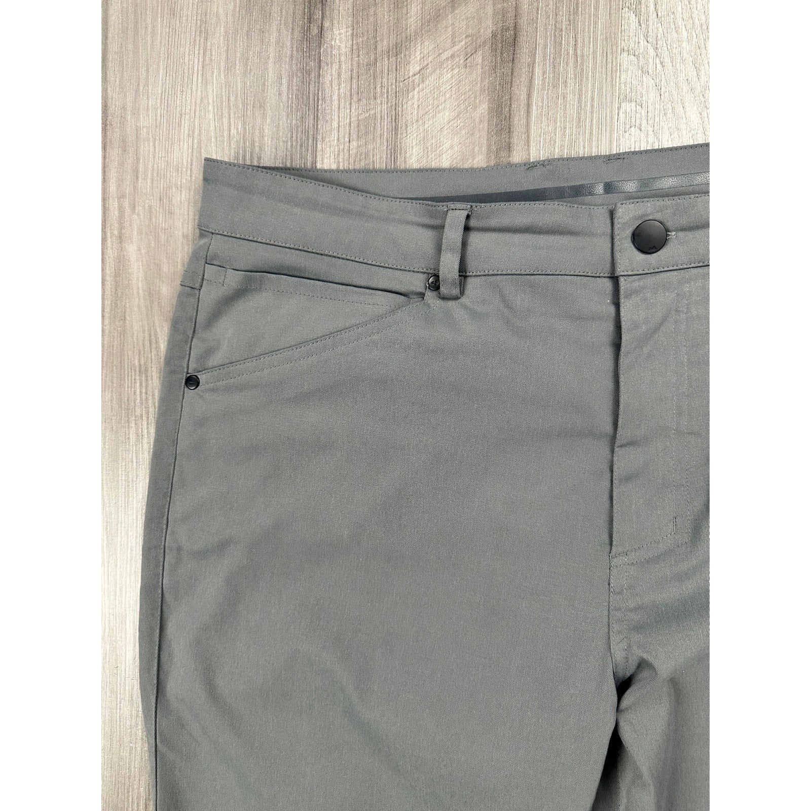 Myles Tour Performance Pants in Gray — Size 36 // Preowned