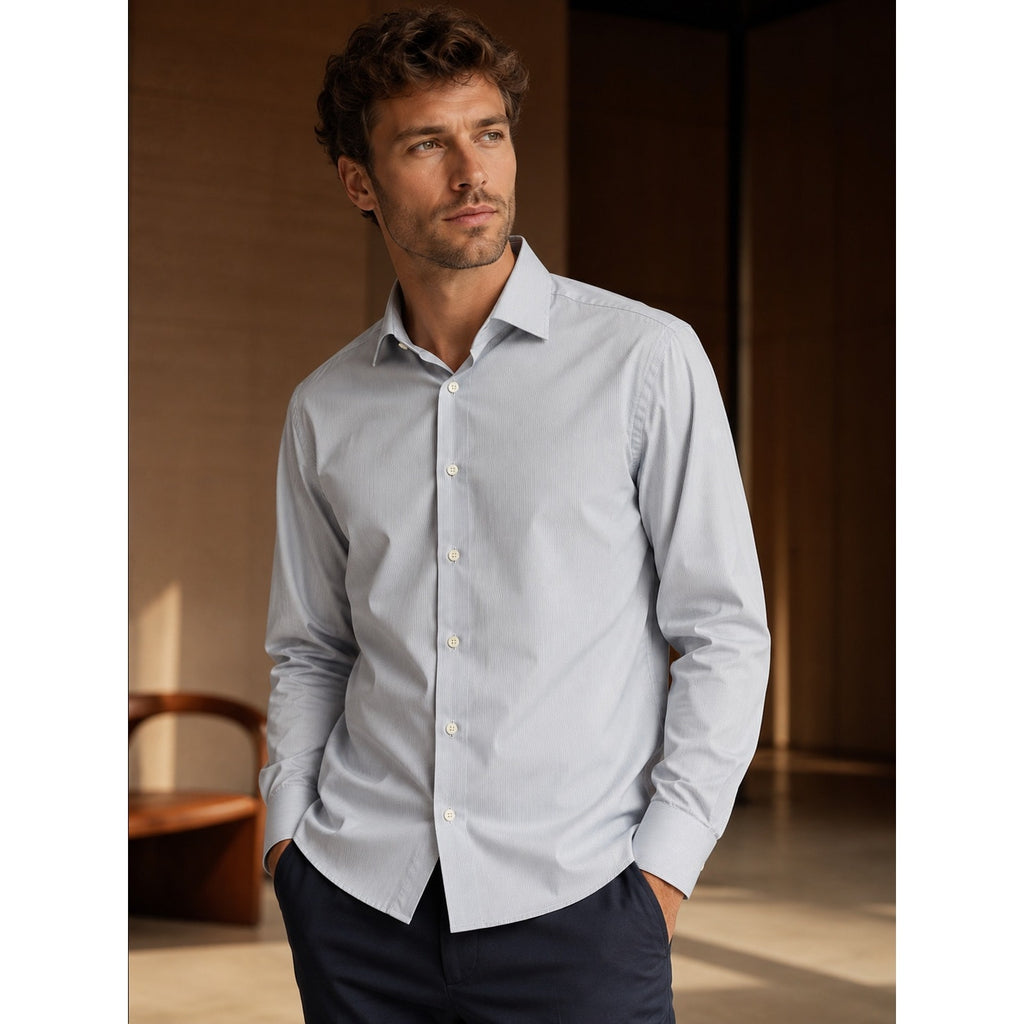 Eton Contemporary Signature Twill Long Sleeve Button Down in Light Blue and White — Size Large // Preowned