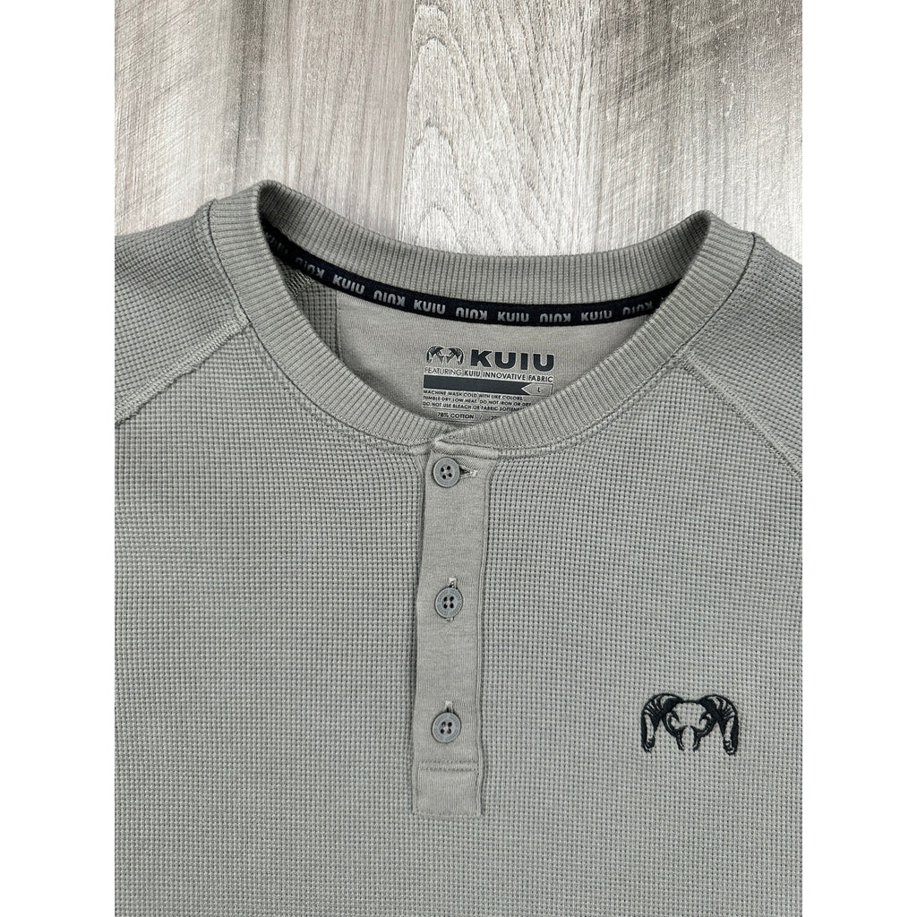 Kuiu Waffle Knit Thermal Henley in Gray — Size Large // Preowned