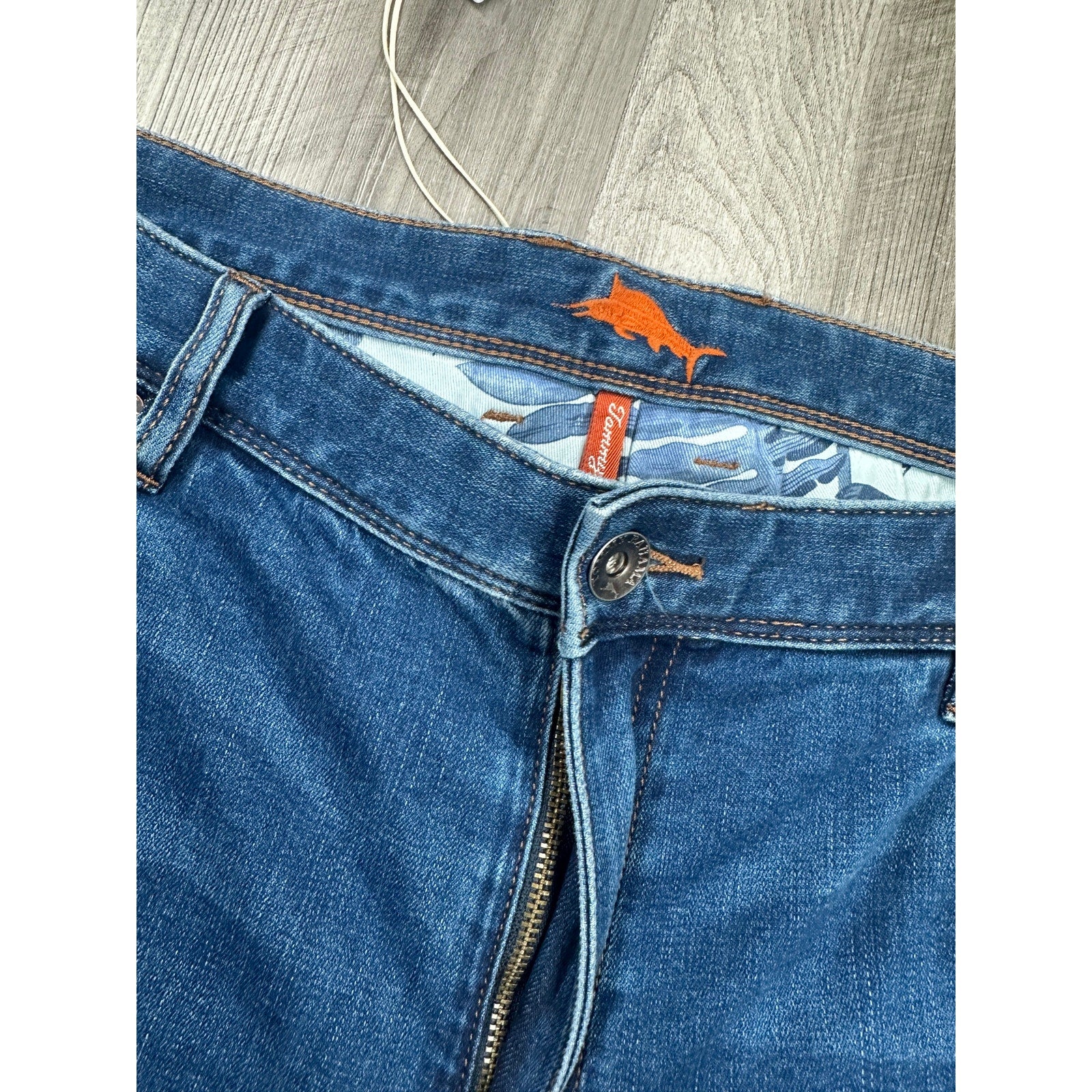 Tommy Bahama Boracay Classic Straight Leg Jean in Medium Indigo Wash — Size 42x30