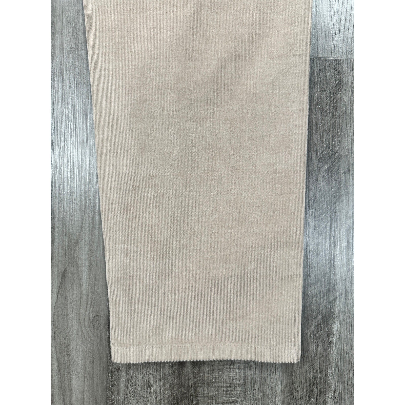 Holderness & Bourne The Baxter Corduroy Pants in Fescue — Size 38x32