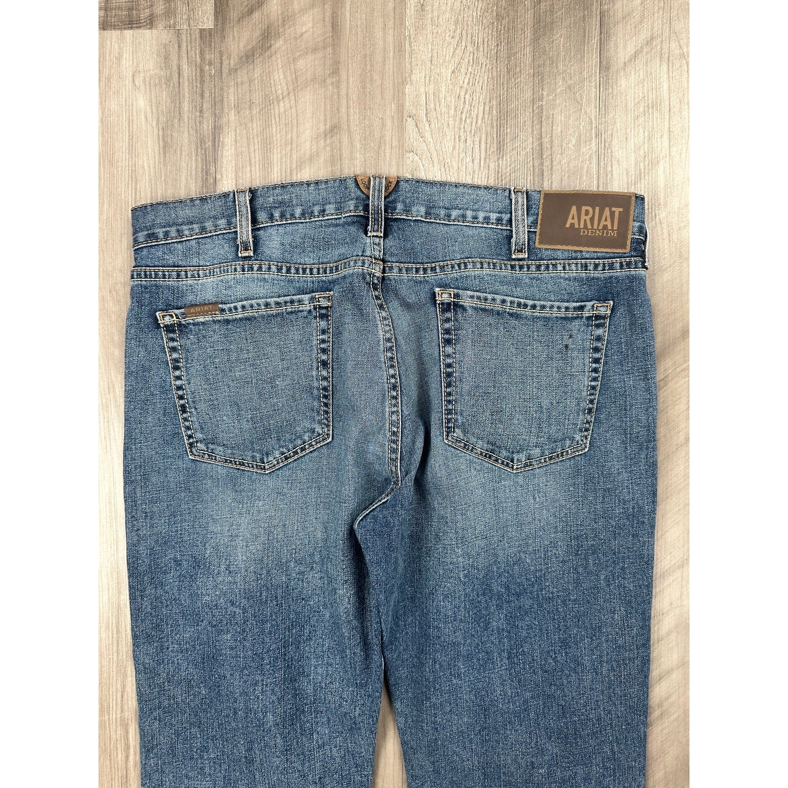 Ariat M7 Madera Slim Straight Leg Samwell Jean — Size 36x32 // Preowned