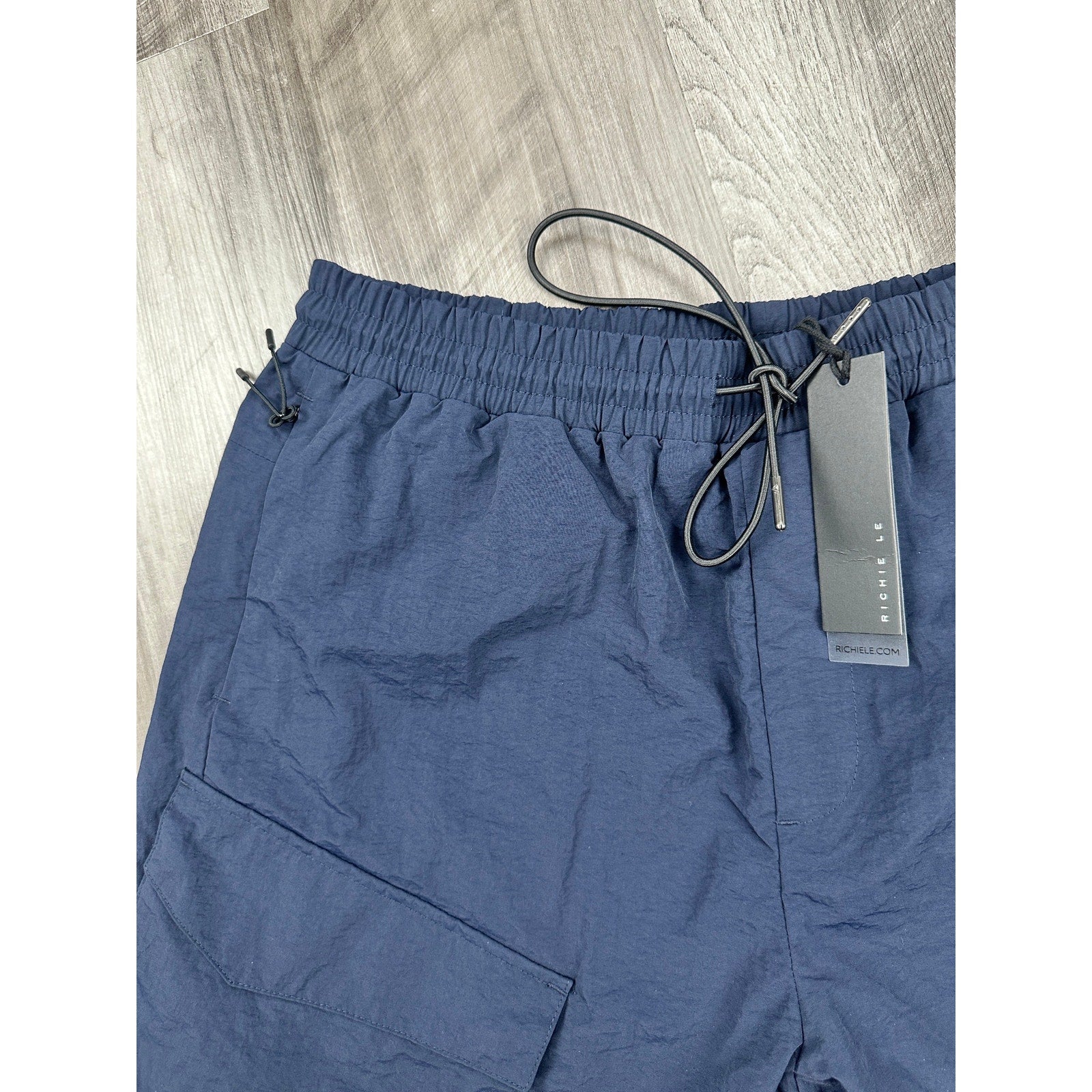 Richie Le Utility Cargo Shorts Lined Athletic Performance Shorts in Navy — Size Large