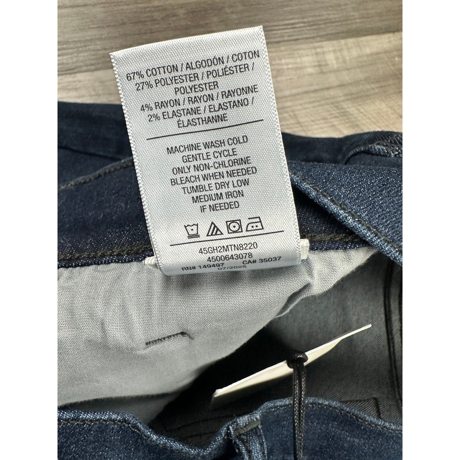 Joe's Jeans The Classic Straight 32" Inseam Milton Jeans in Milton Dark Wash Blue — Size 34
