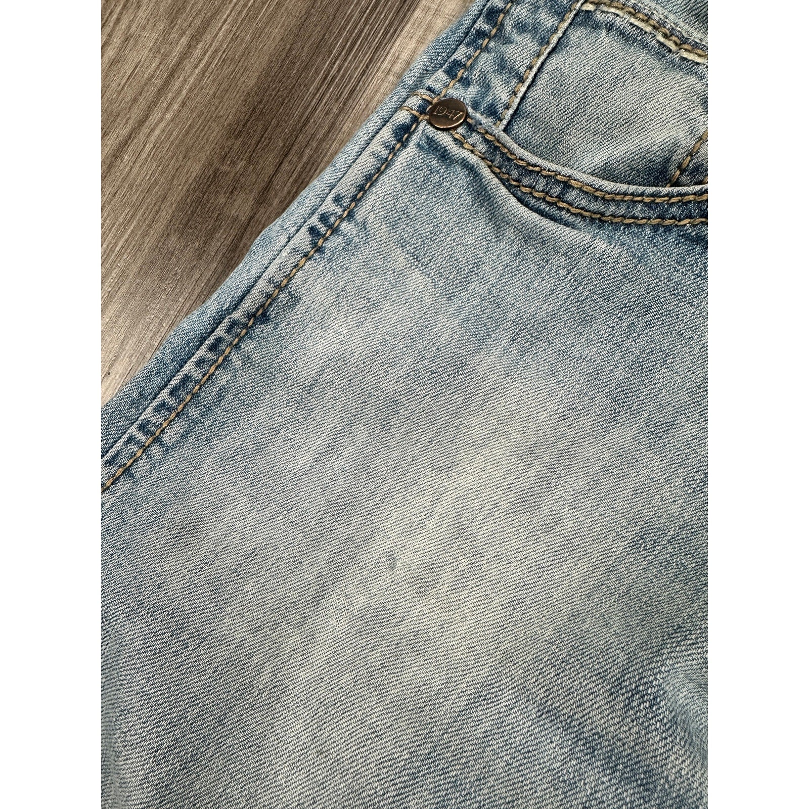 Wrangler Retro Slim Straight Jeans in Blue — Size 30x32 // Preowned
