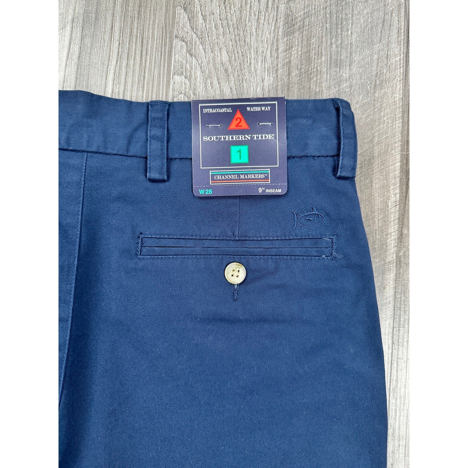 Southern Tide 9-Inch Channel Marker Chino Shorts in Navy — Size 28