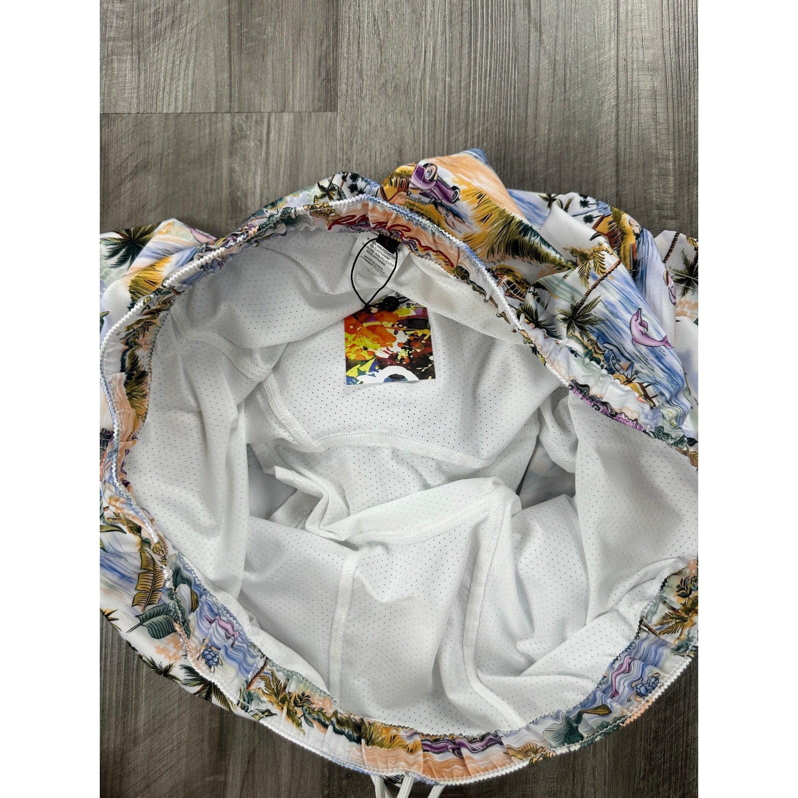 Robert Graham Tropical Island Vacation Mode Trunks — Size Large