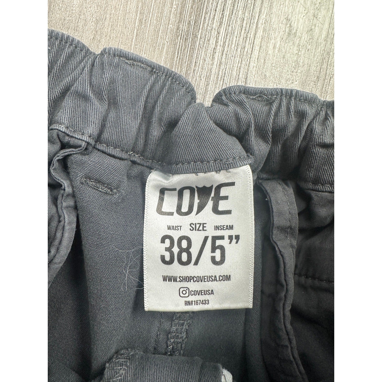 Cove 5" Chino Shorts in Charcoal — Size 38 // Preowned