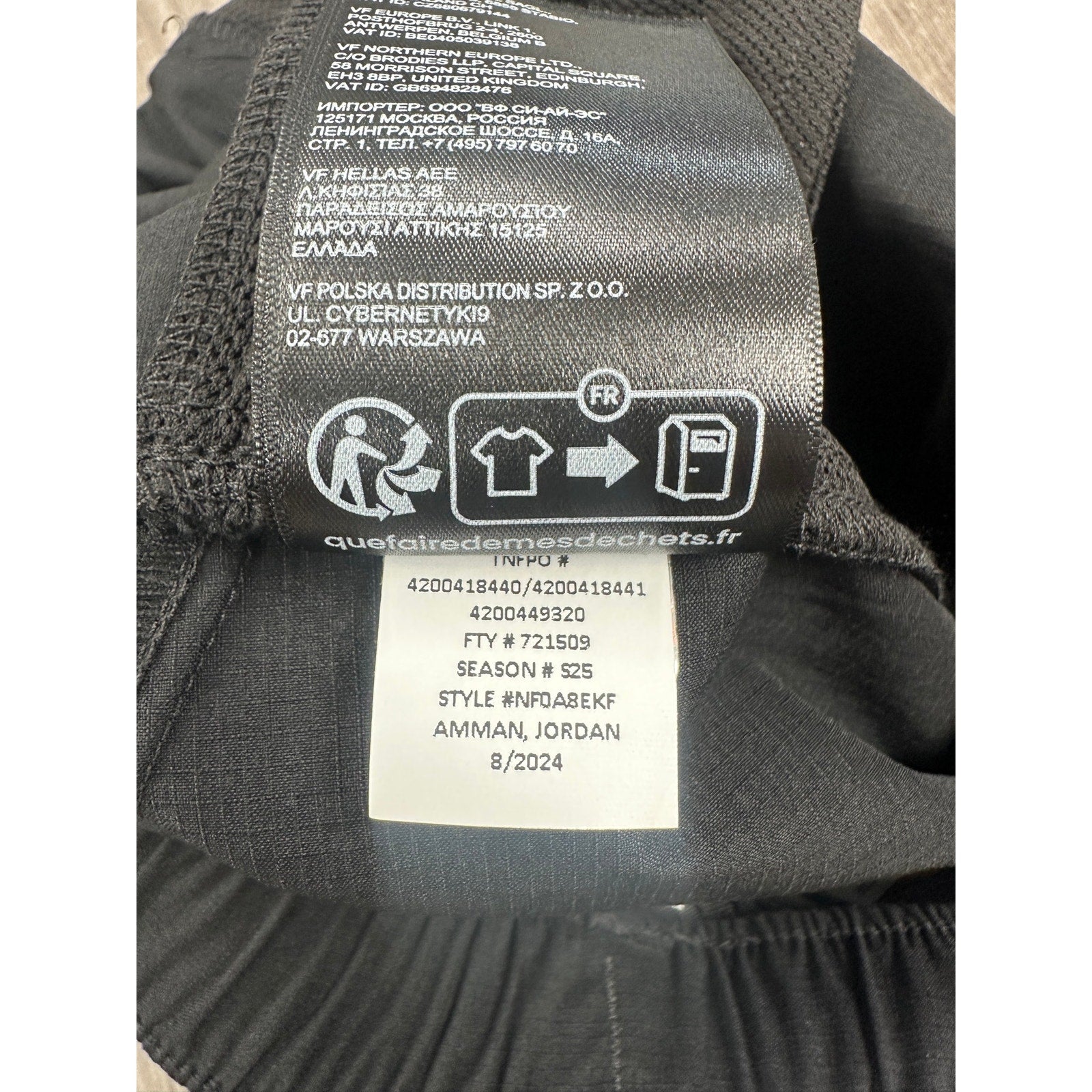 The North Face Class V Pathfinder Relaxed Fit Belted Shorts in Black — Size Large