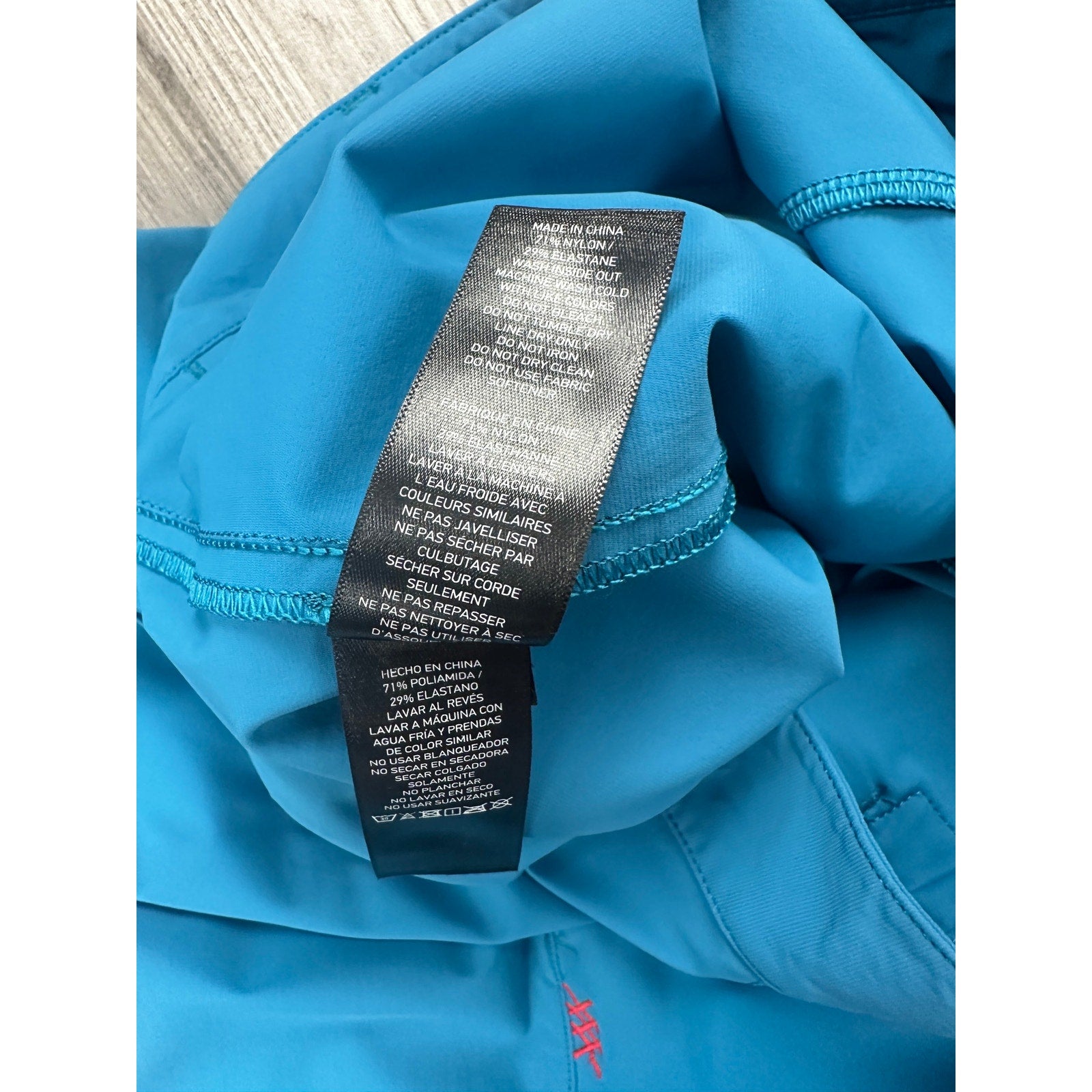 Rhone 9-Inch Commuter Performance Shorts in Bright Teal — Size 40 // Preowned