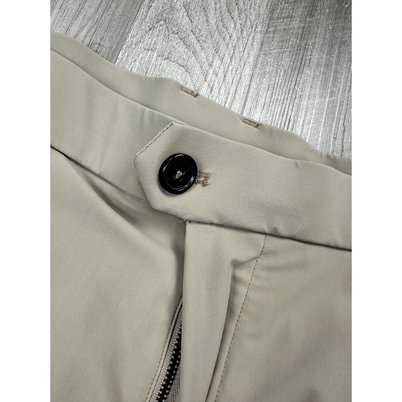 Greyson Montauk Performance Golf Chino Pants in Khaki — Size 35x32 // Preowned
