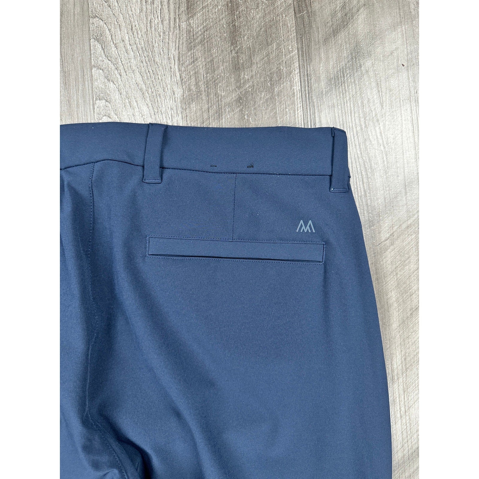 Mizzen+Main Helmsman 5 Pocket Slim Fit Performance Chino Pants in Navy — Size 32x30 // Preowned
