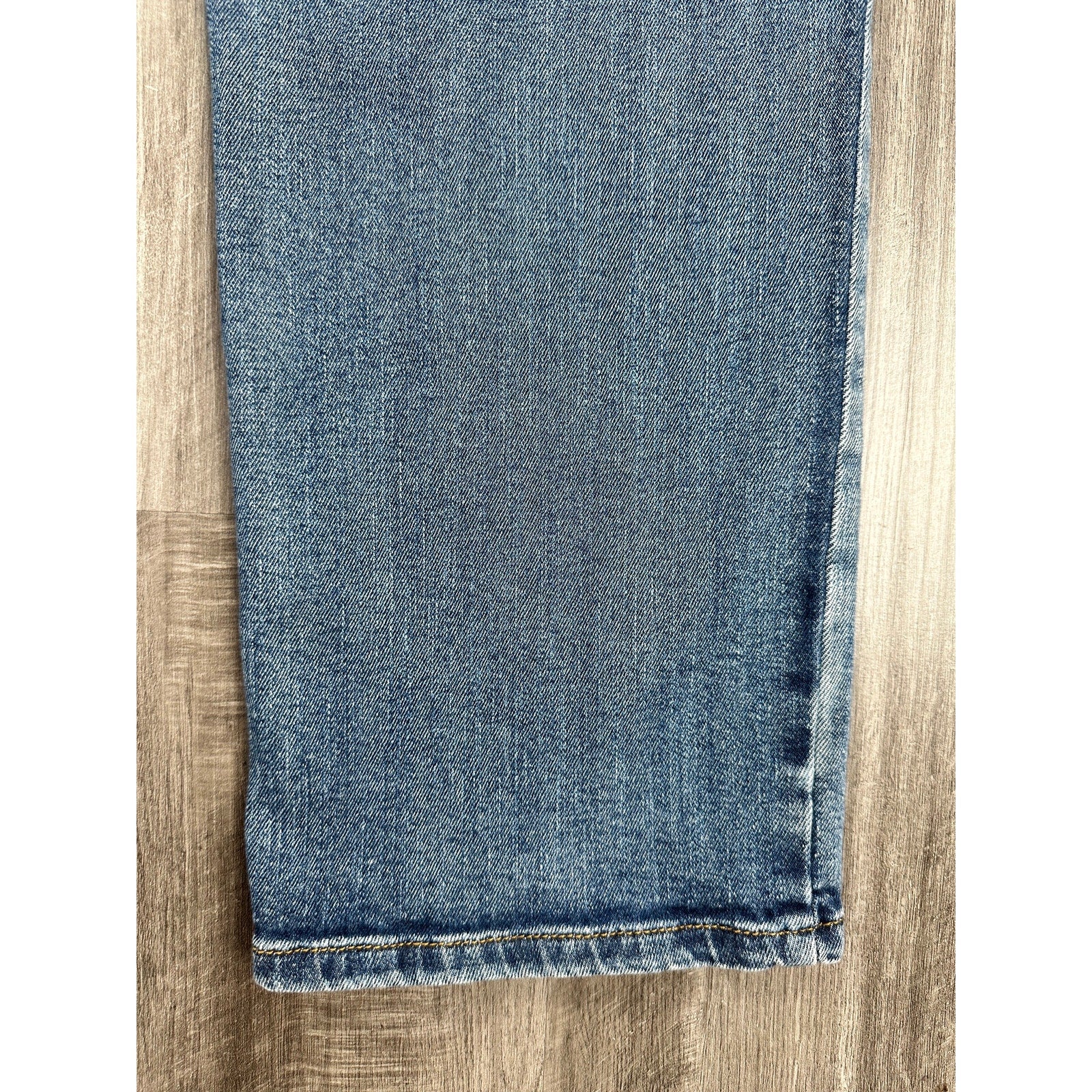 Orvis Five Pocket Straight Leg Stretch Jean in Blue — Size 32x32 // Preowned