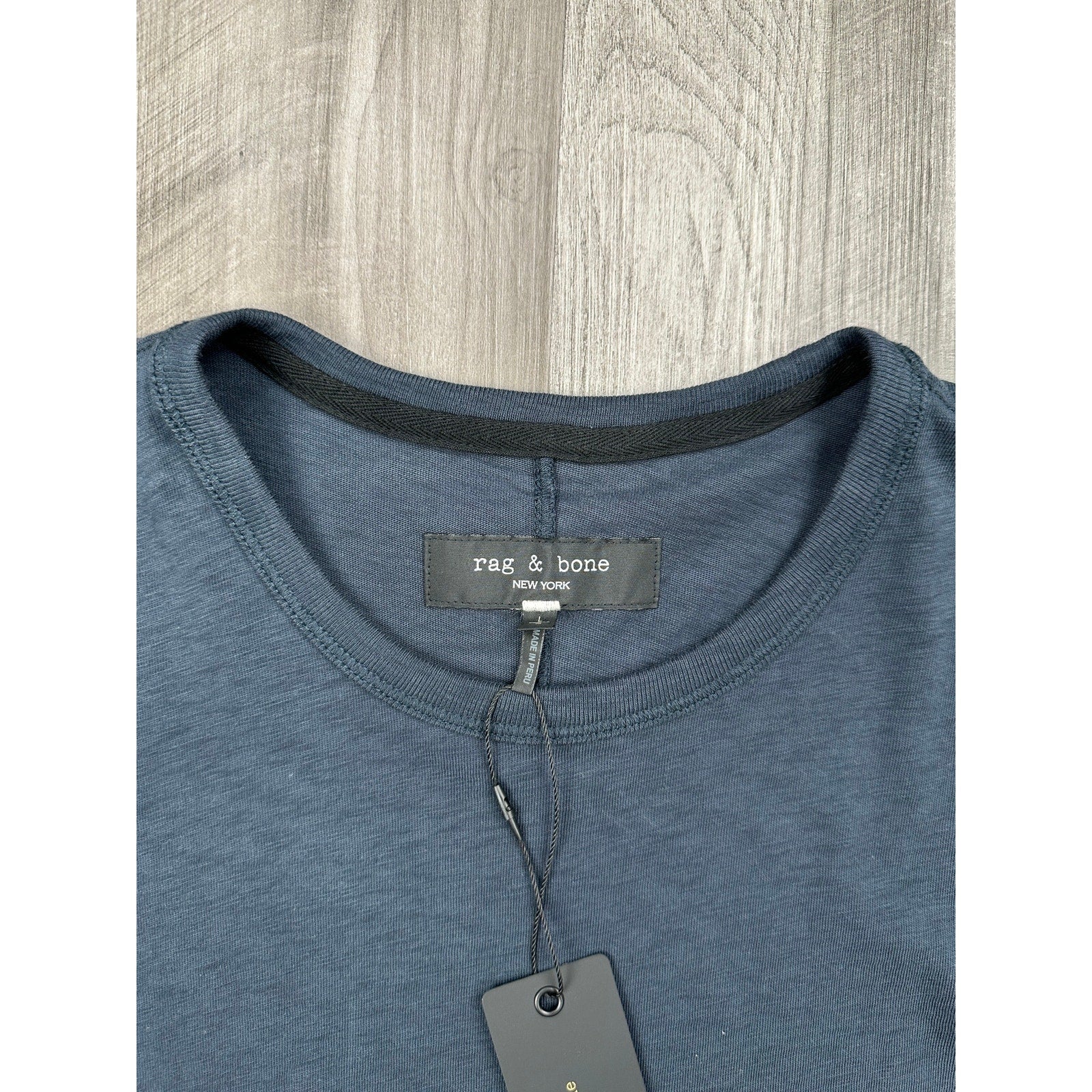 Rag & Bone Classic Lightweight Slub Jersey Tee in Navy — Size Large