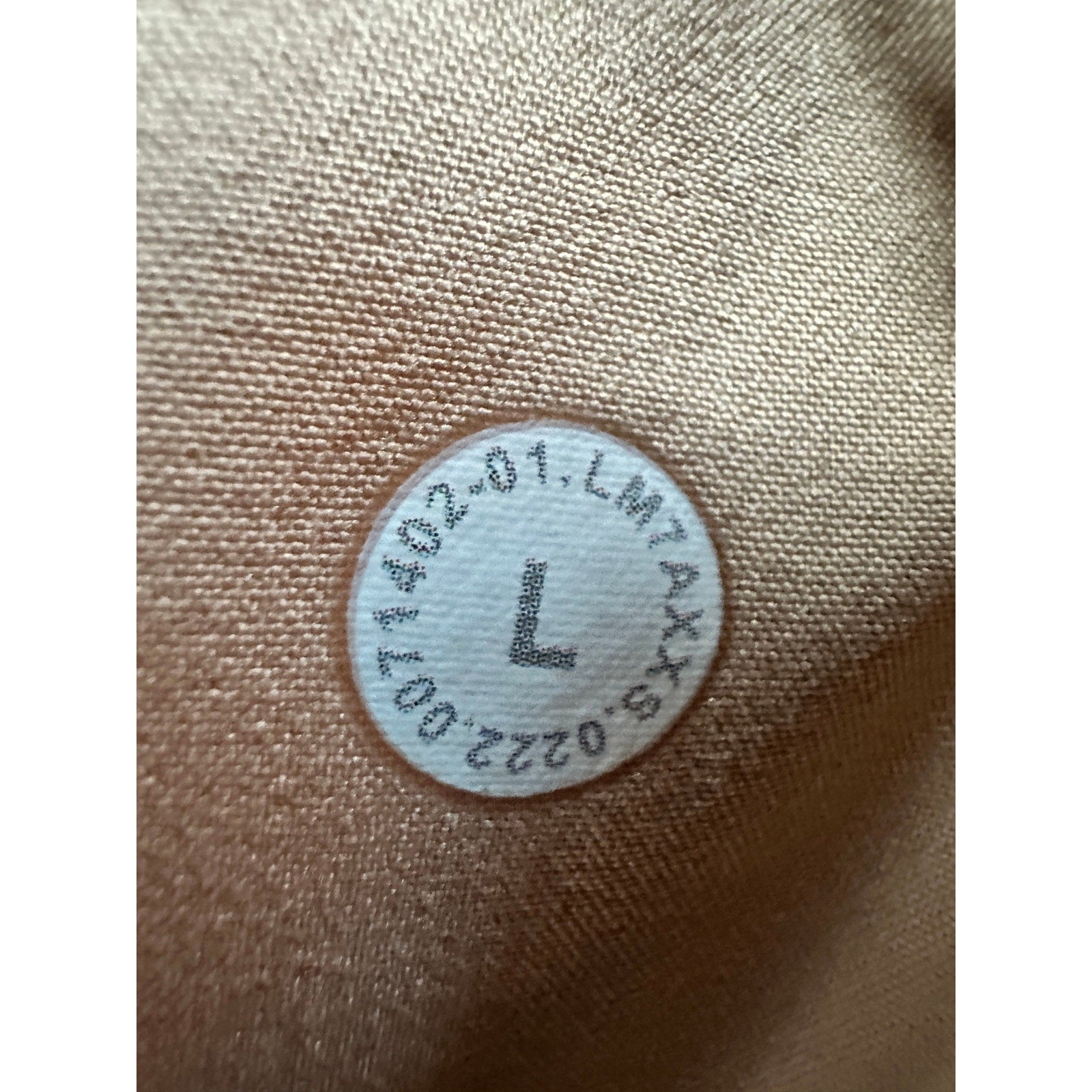 Lululemon Water Repellent 8" Hiking Shorts in Pink Clay — Size Large // Preowned