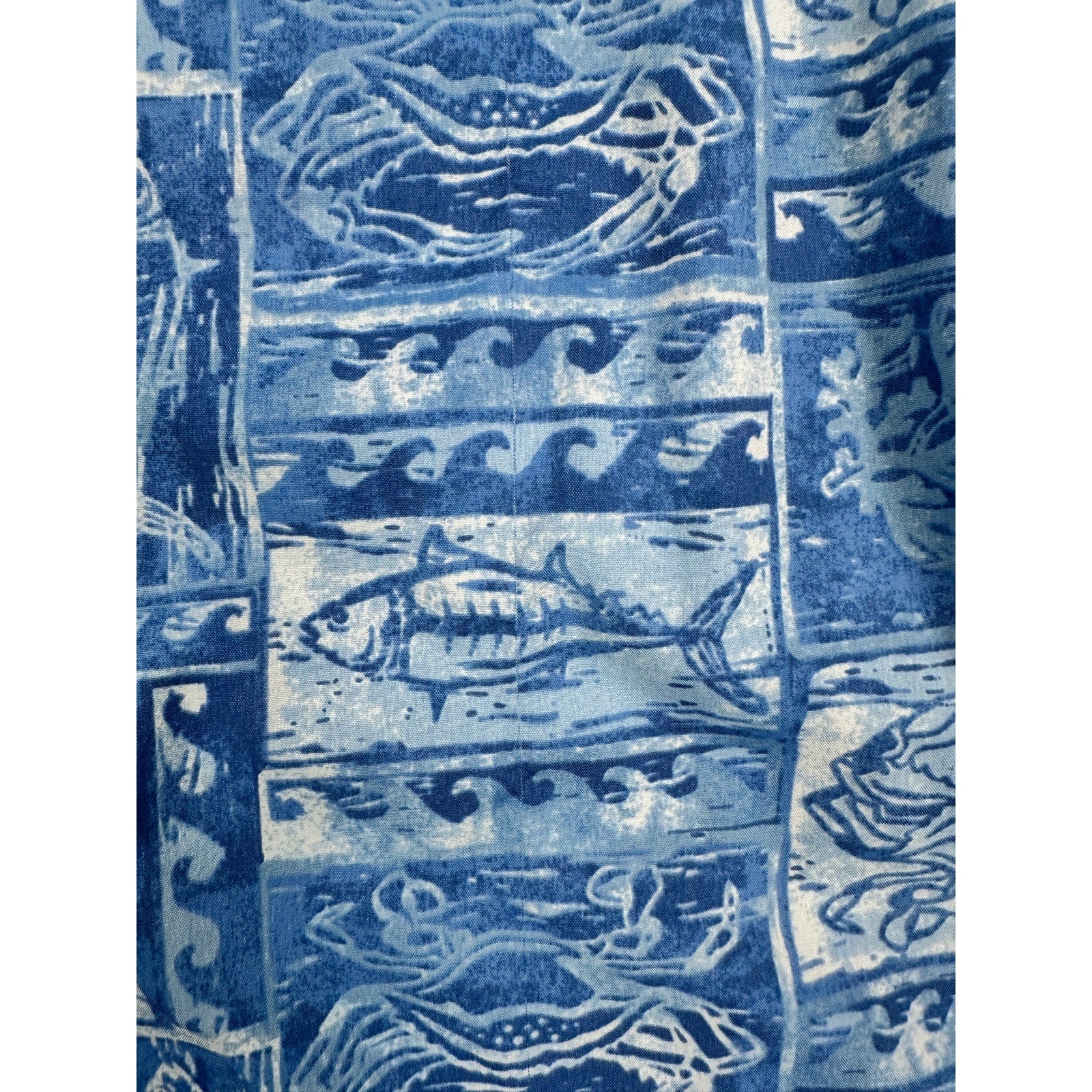 Vineyard Vines Performance Crab Fish Classic Fit Whale Shirt in Blue — Size Large