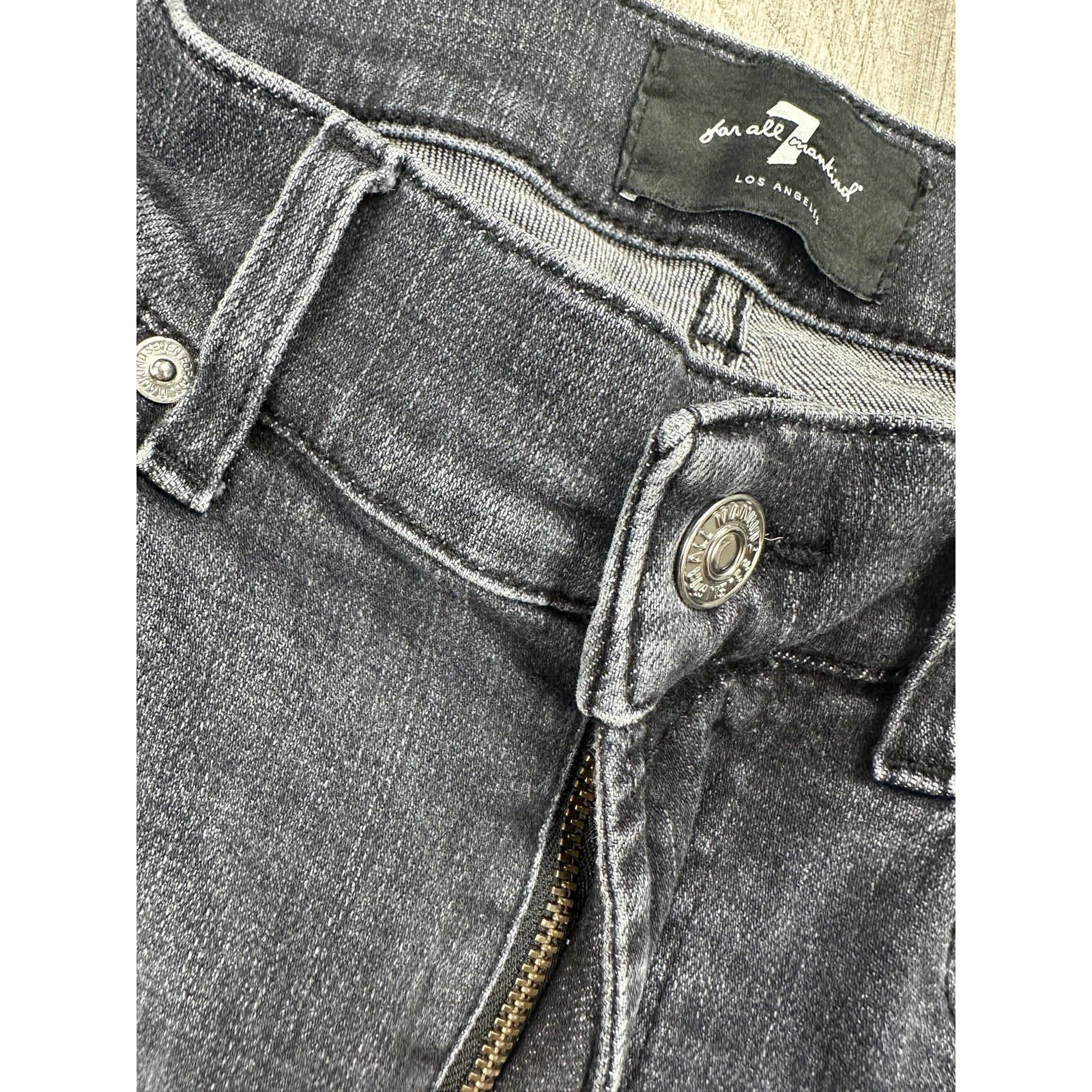 7 For All Mankind Skinny Stretch Jeans in Washed Black — Size 29 // Preowned