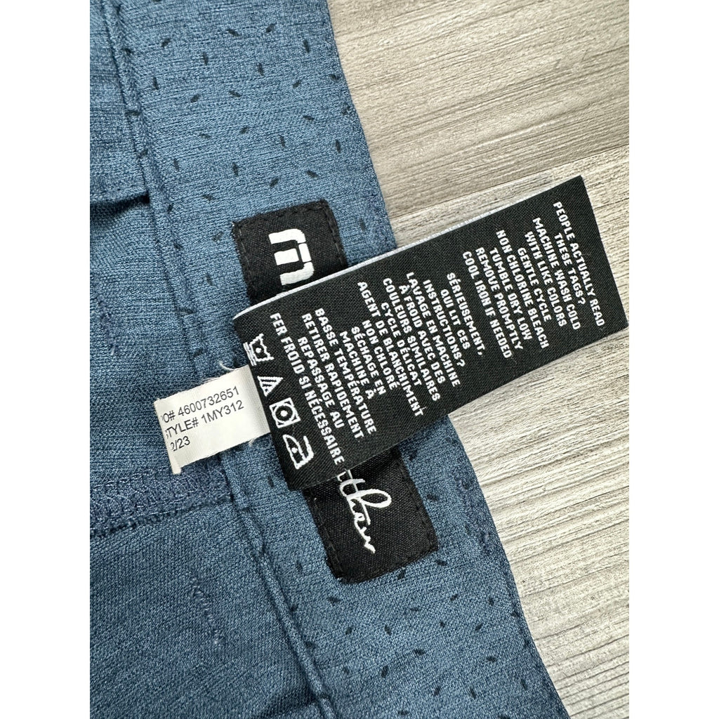 TravisMathew No Map Needed Golf Shorts in Dark Slate Blue, Black — Size 33 // Preowned