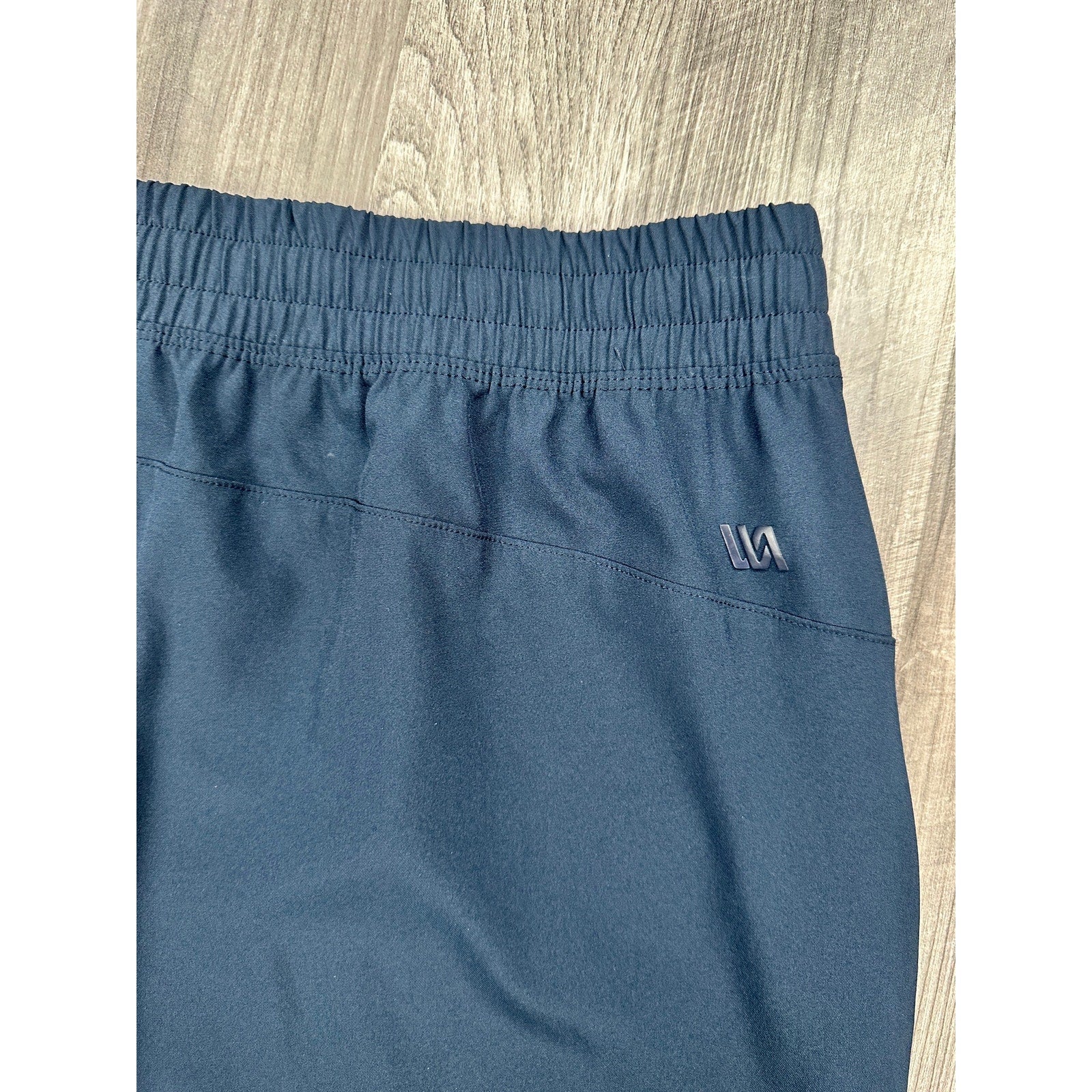 VRST All In 7" Athletic Shorts in Navy — Size Medium // Preowned