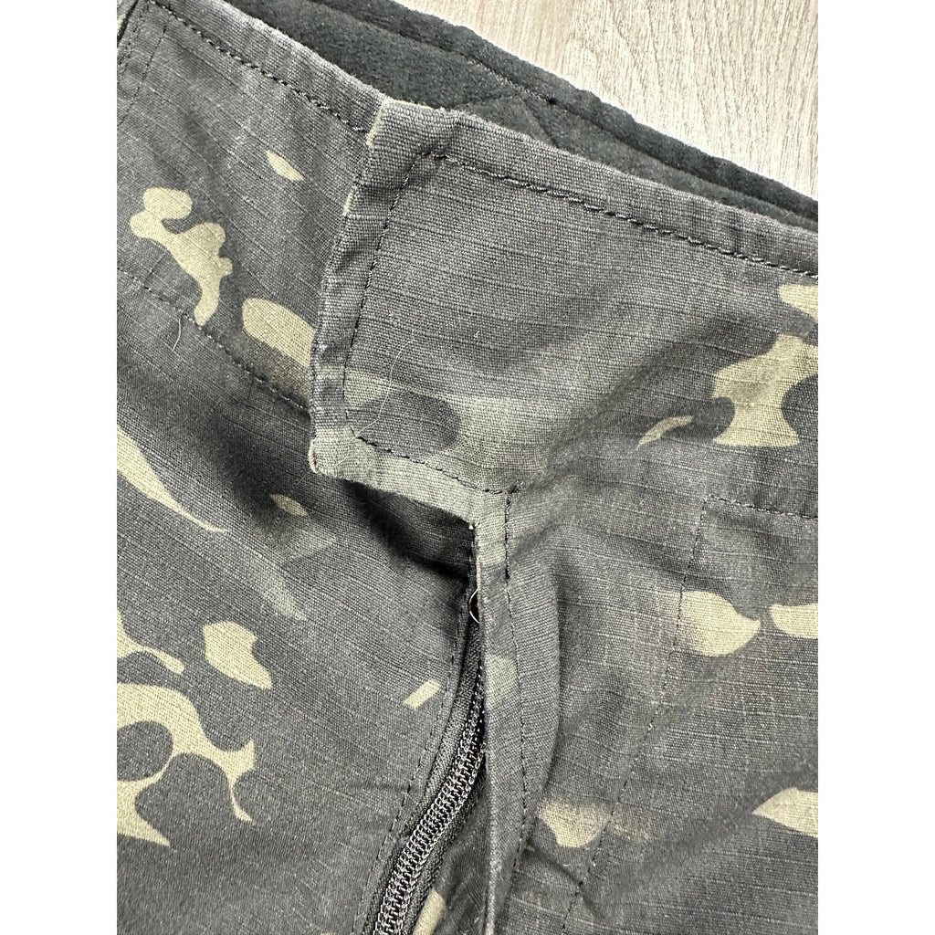 Yevhev Tactical Camo Combat Cargo Shorts in Dark Green Camo — Size XL // Preowned