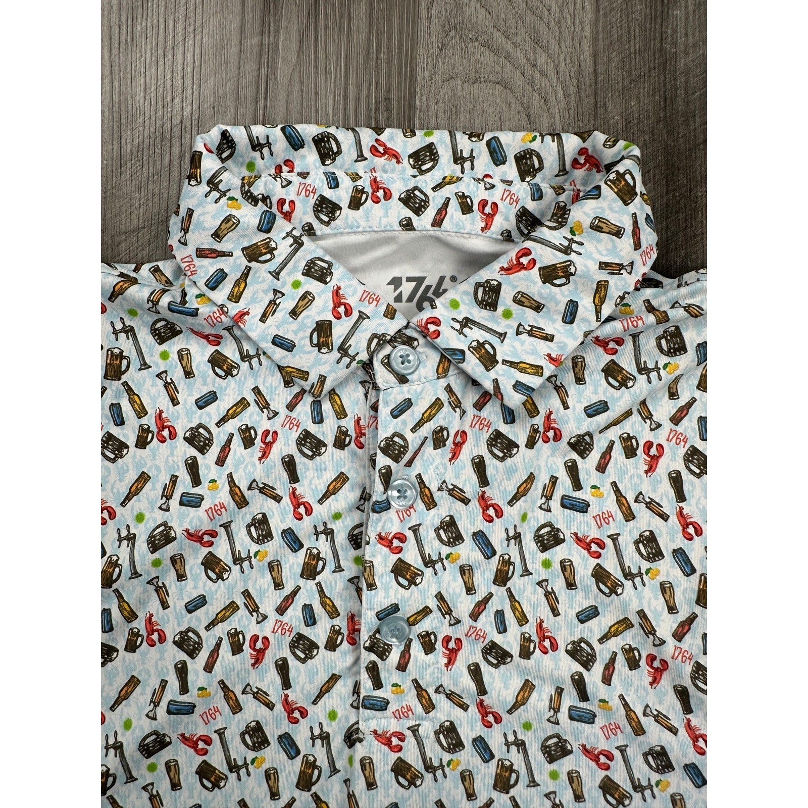 1764 Beer Crab Golf Polo in White Light Blue Lobster Print — Size Medium // Preowned