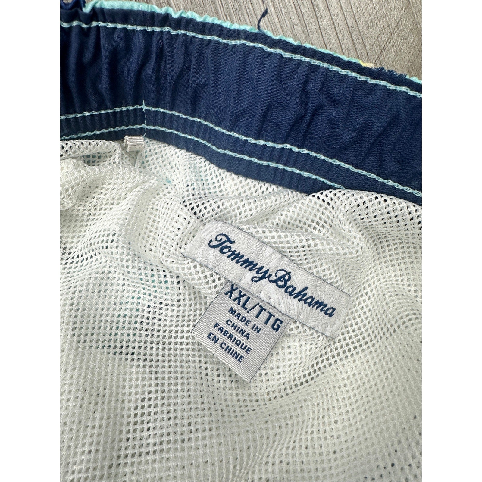Tommy Bahama Aloha Cocktail Bar Swim Trunks in Mint Green — Size 2XL // Preowned