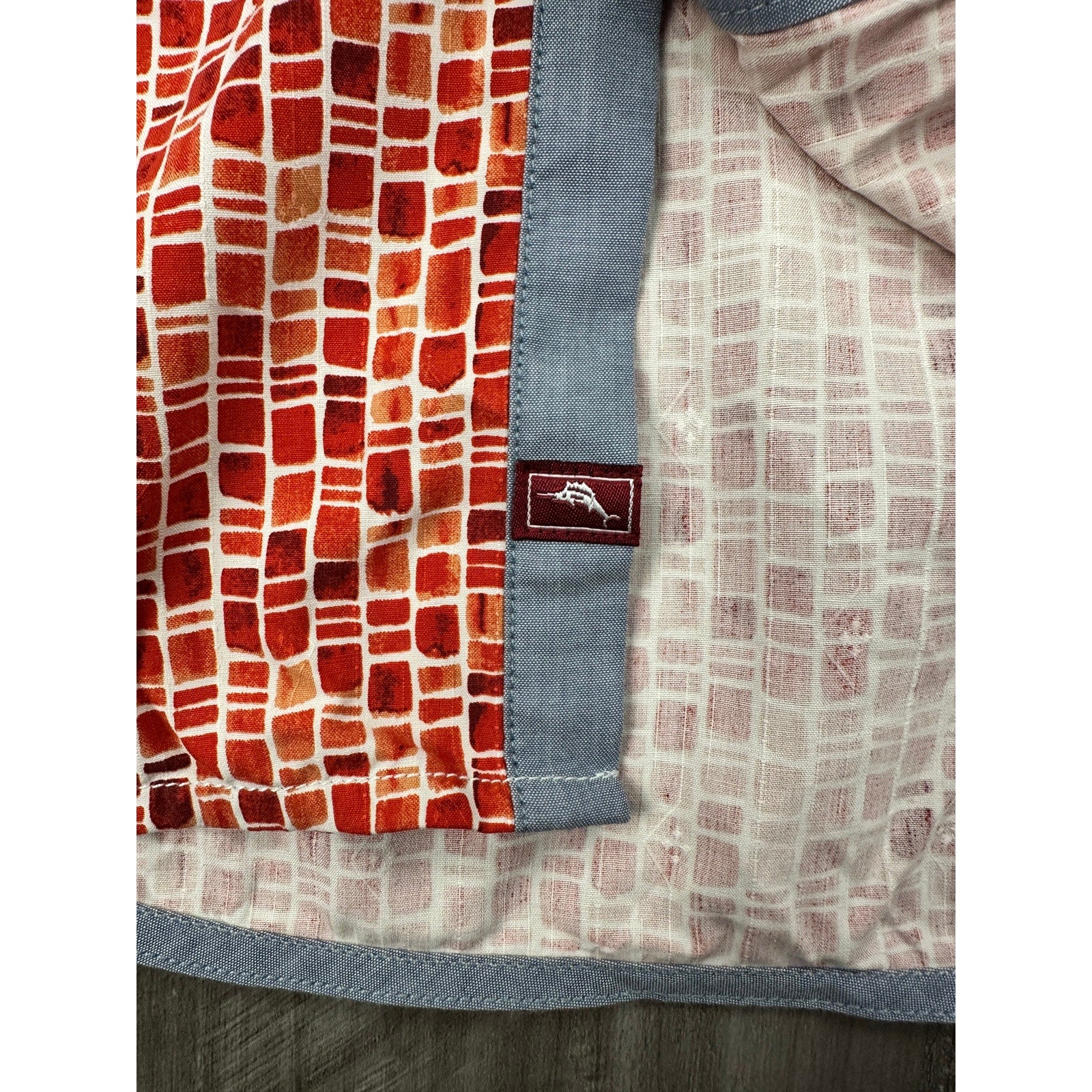 Tommy Bahama Bamboo Tiles Silk Short Sleeve Button Down in Boomerang Red — Size Medium