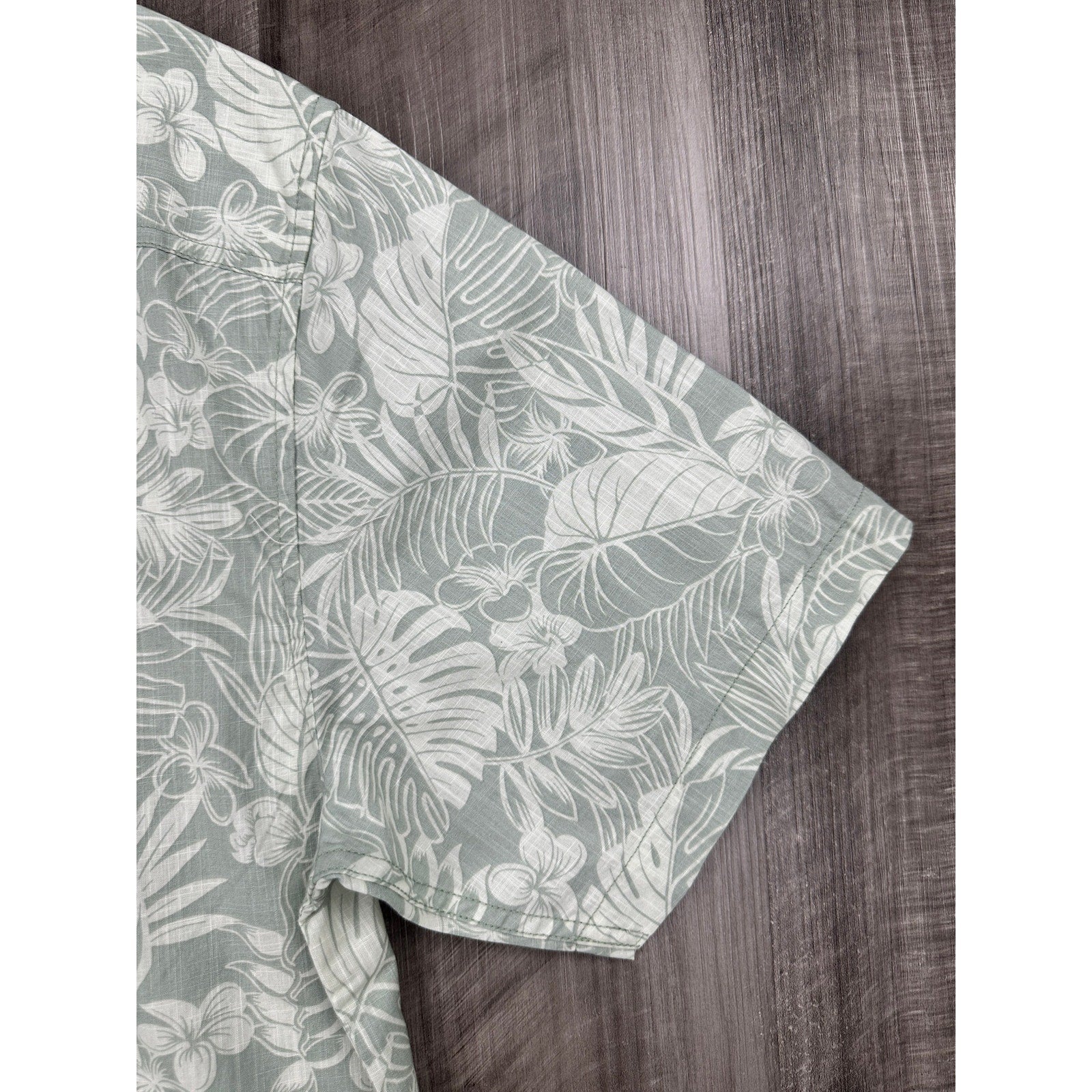 Tommy Bahama Hawaiian Floral Cotton Short Sleeve Camp Shirt in Natural Mint — Size Medium