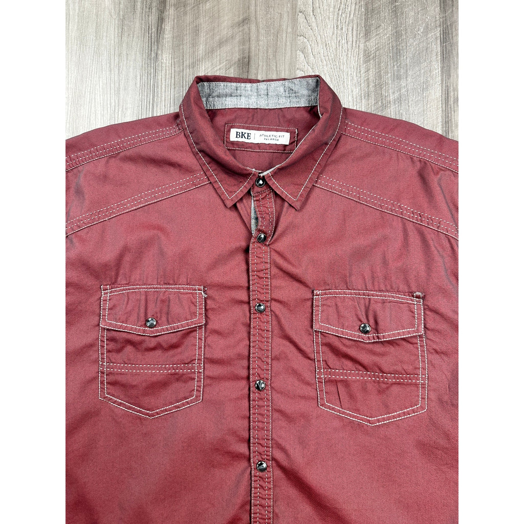 BKE Short Sleeve Athletic Fit Pearl Snap Button Down in Red Gray — Size 2XL // Preowned