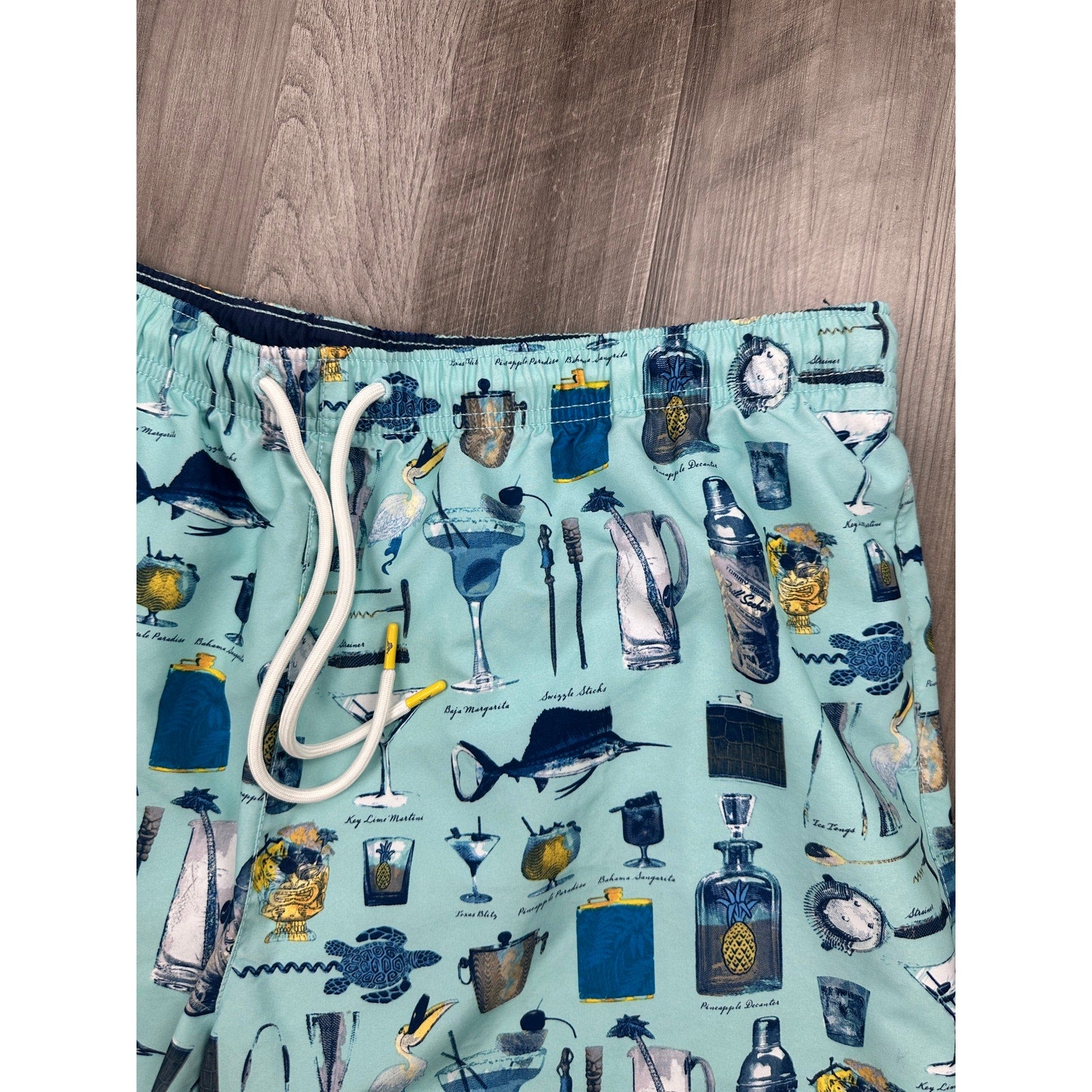 Tommy Bahama Aloha Cocktail Bar Swim Trunks in Mint Green — Size 2XL // Preowned