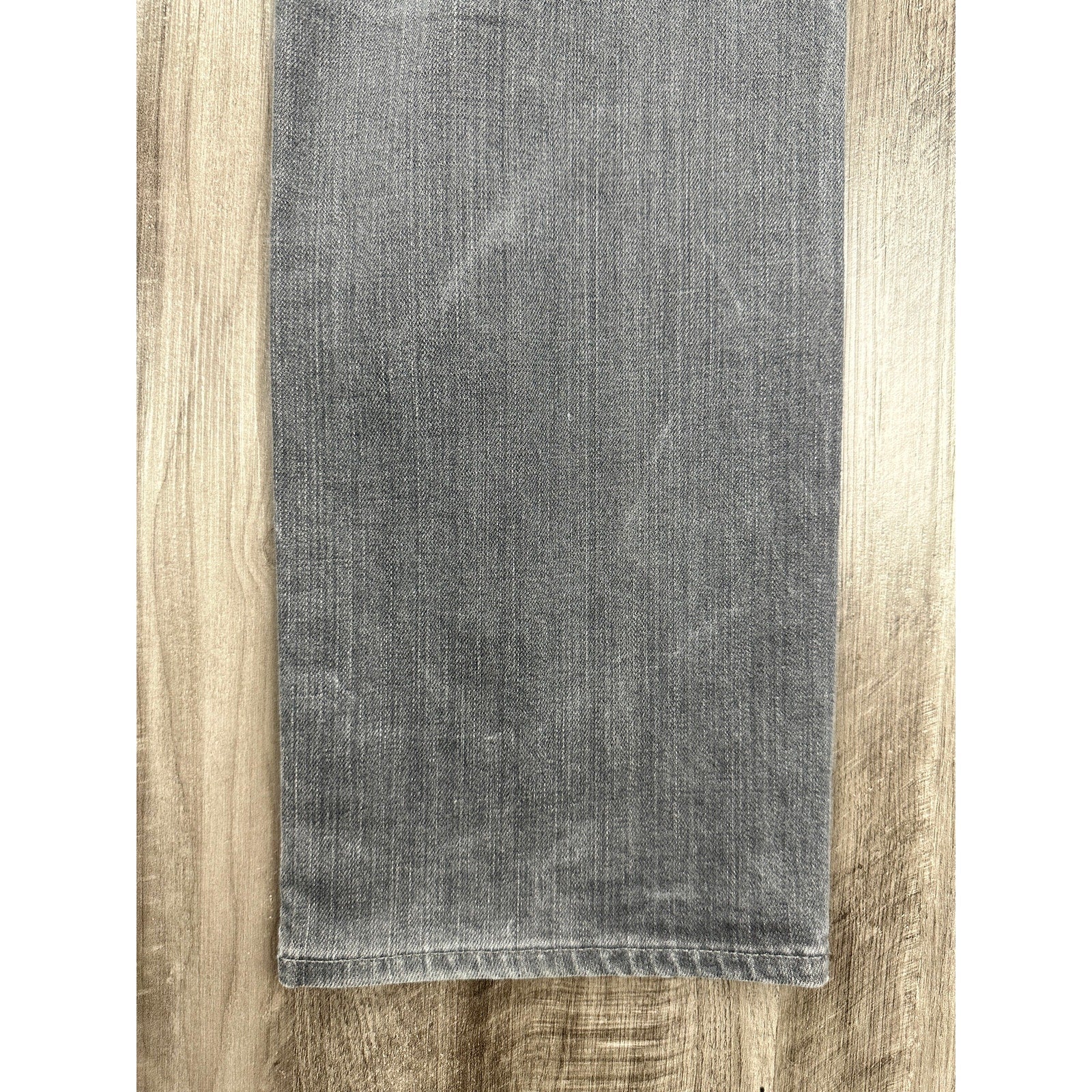 AG Adriano Goldschmied The Graduate Tailored Leg Jean in Gray — Size 34 // Preowned