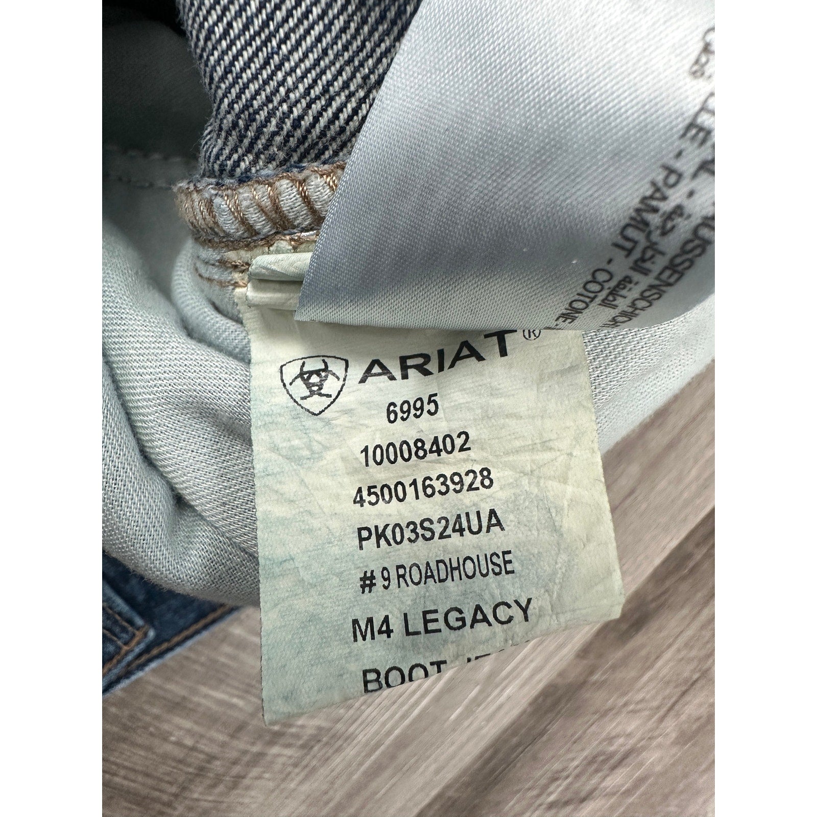 Ariat M4 Low Rise Legacy Boot Cut Jean in Roadhouse — 38x32 // Preowned