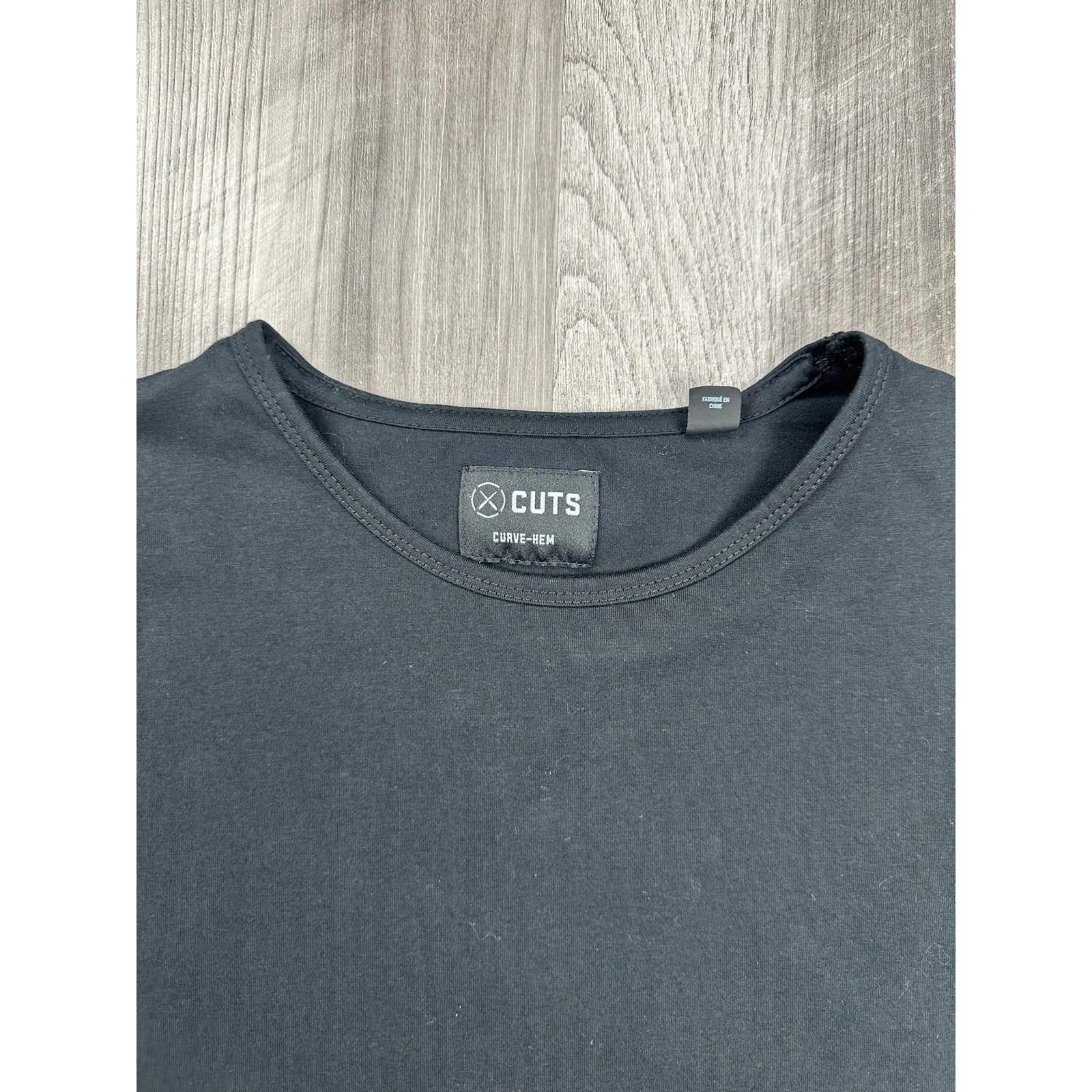 Cuts Clothing AO Crew Neck Long Sleeve Curve Hem Tee in Black — Size Medium // Preowned