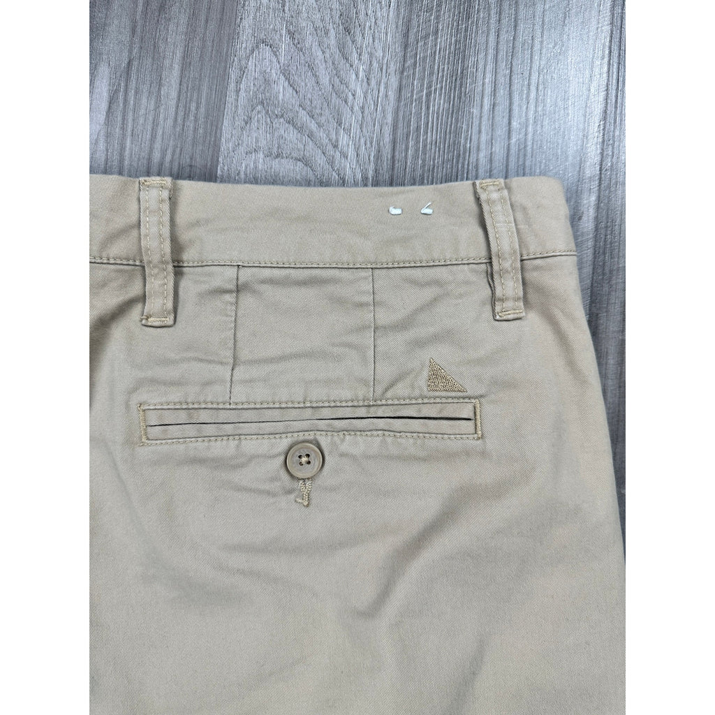 UNTUCKit St. Vincent 9-Inch Chino Shorts in Tan — Size 36 // Preowned