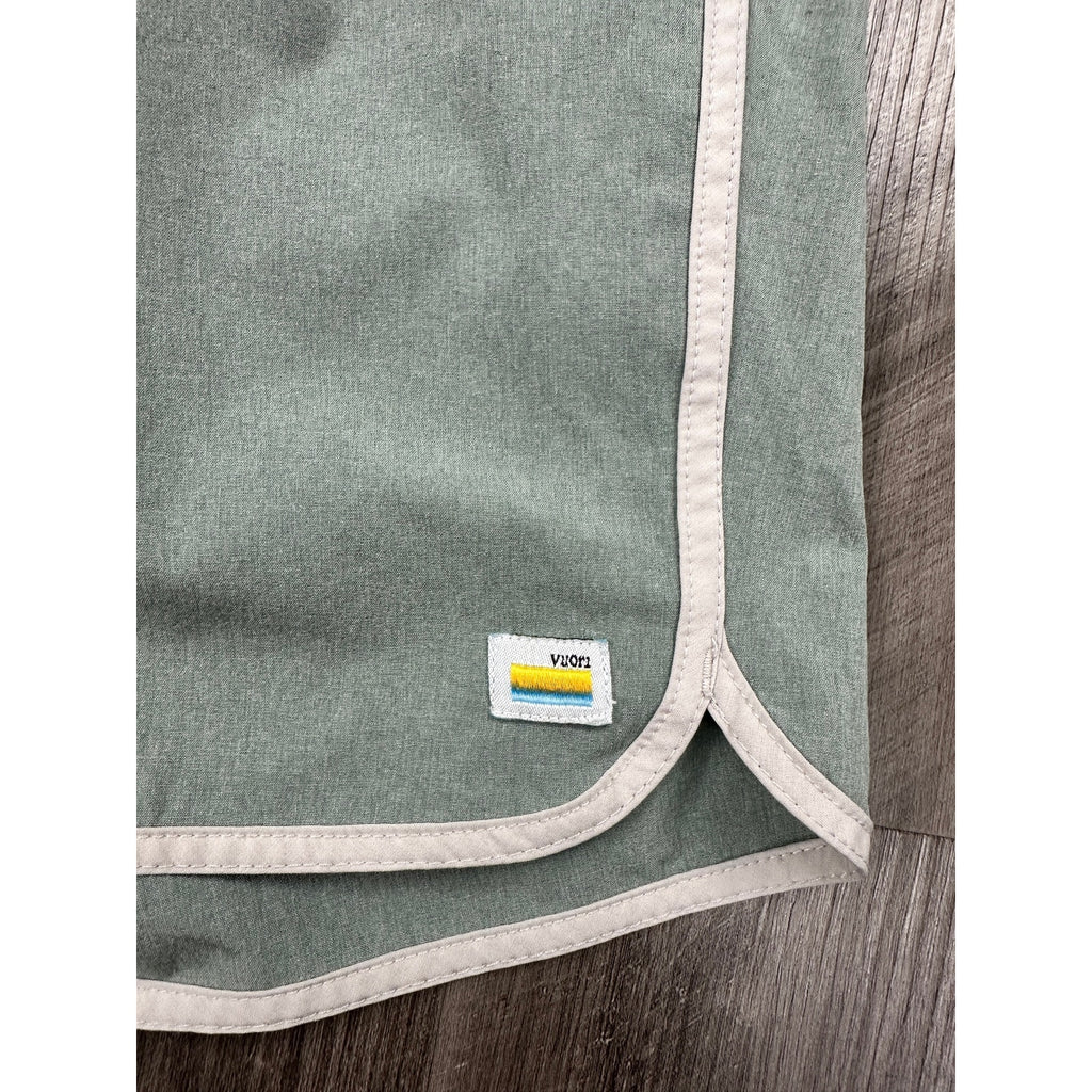 Vuori Banks Performance Athletic Shorts in Light Sage Green Gray and Gray — Size Small // Preowned