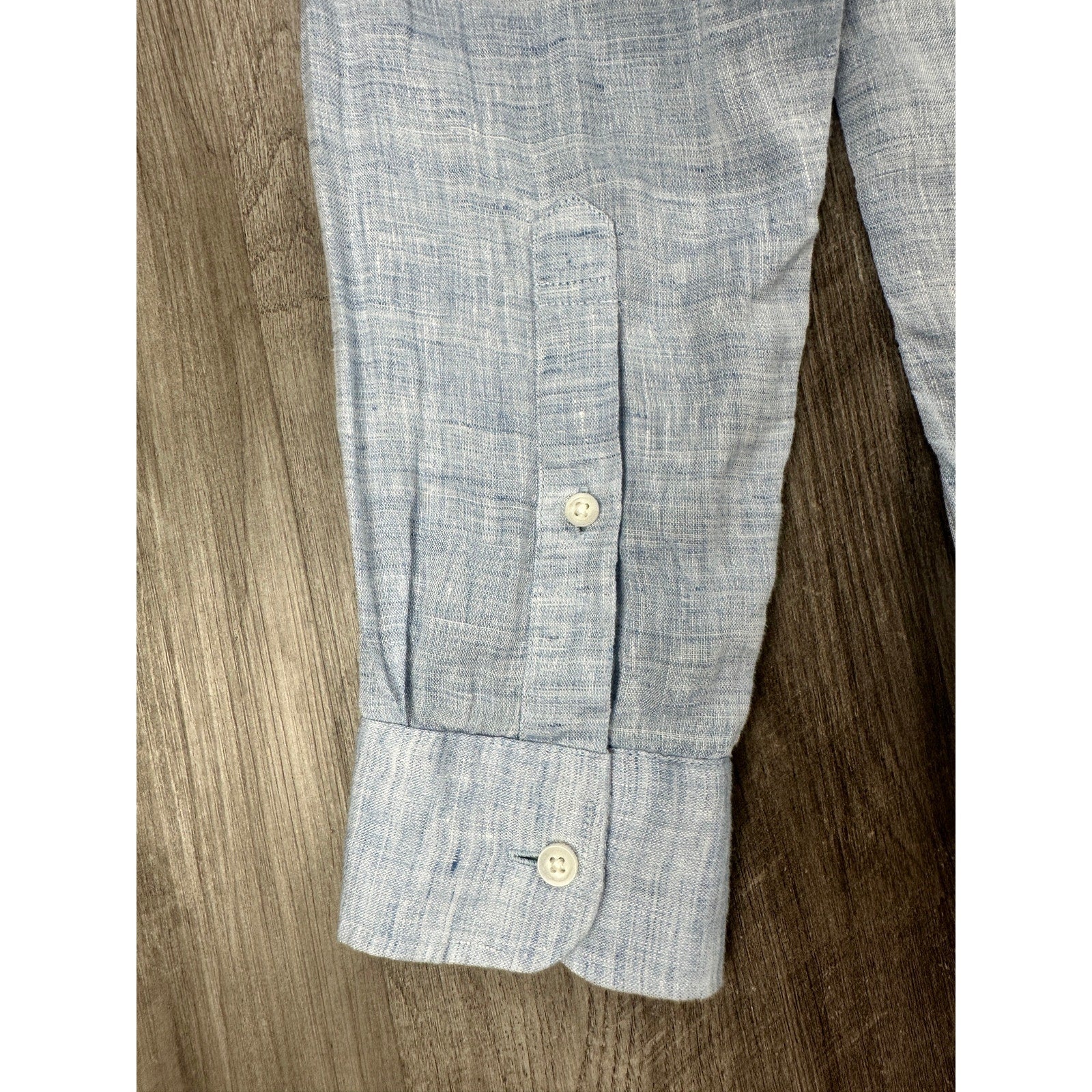 Faherty Laguna Linen Long Sleeve Shirt in Light Blue — Size Medium // Preowned