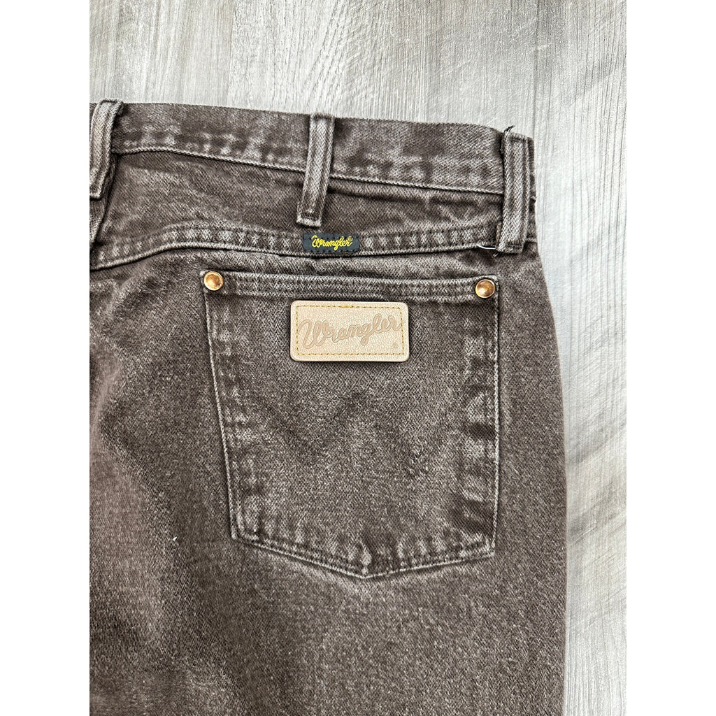 Wrangler Cowboy Cut Original Straight Fit Jeans — Size 38x30 // Preowned