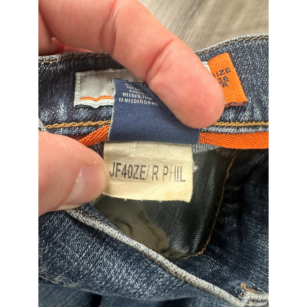 Façonnable Jeans Modele F40 Straight Leg Jean in Medium Blue Wash — Size 36