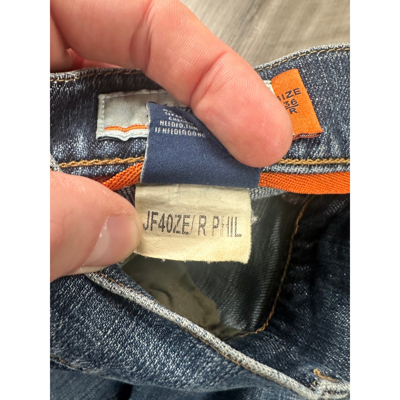 Façonnable Jeans Modele F40 Straight Leg Jean in Medium Blue Wash — Size 36