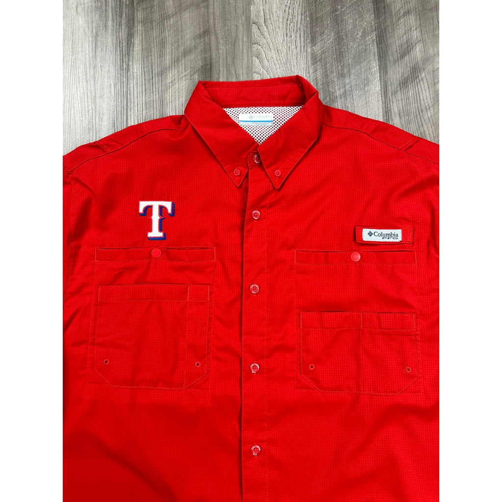 Columbia Texas Rangers Tamiami Omni-Shade PFG Vented Button Down in Red — Size L // Preowned