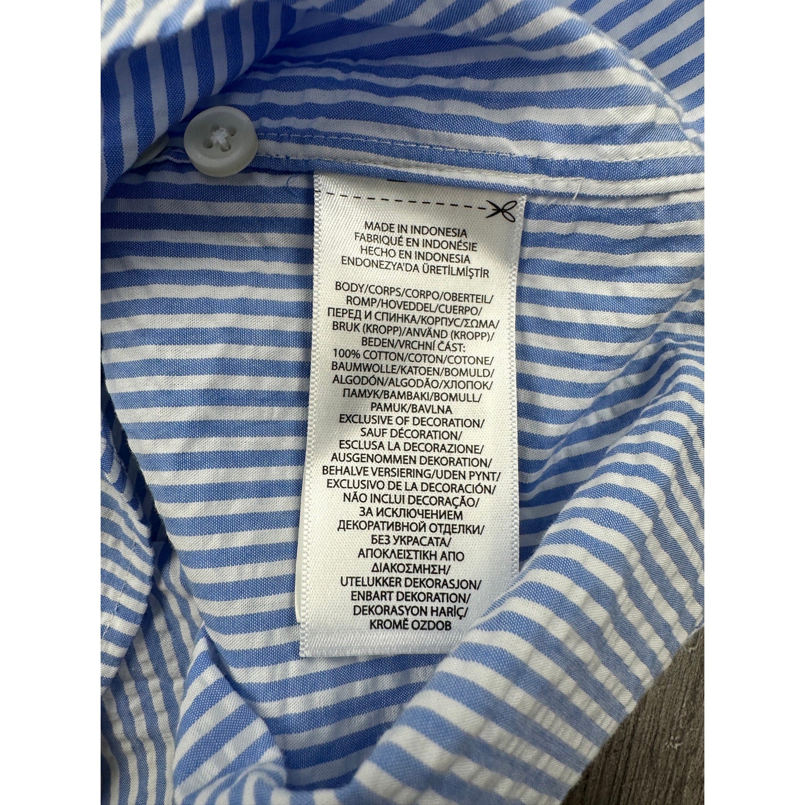Polo Ralph Lauren Seersucker Untucked Fit Guaranteed to Wrinkle Short Sleeve Shirt in Blue, White — Size Medium
