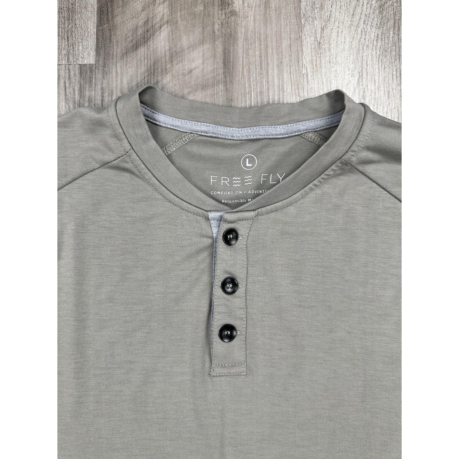 Free Fly Bamboo Flex Long Sleeve Henley in Gray — Size Large // Preowned