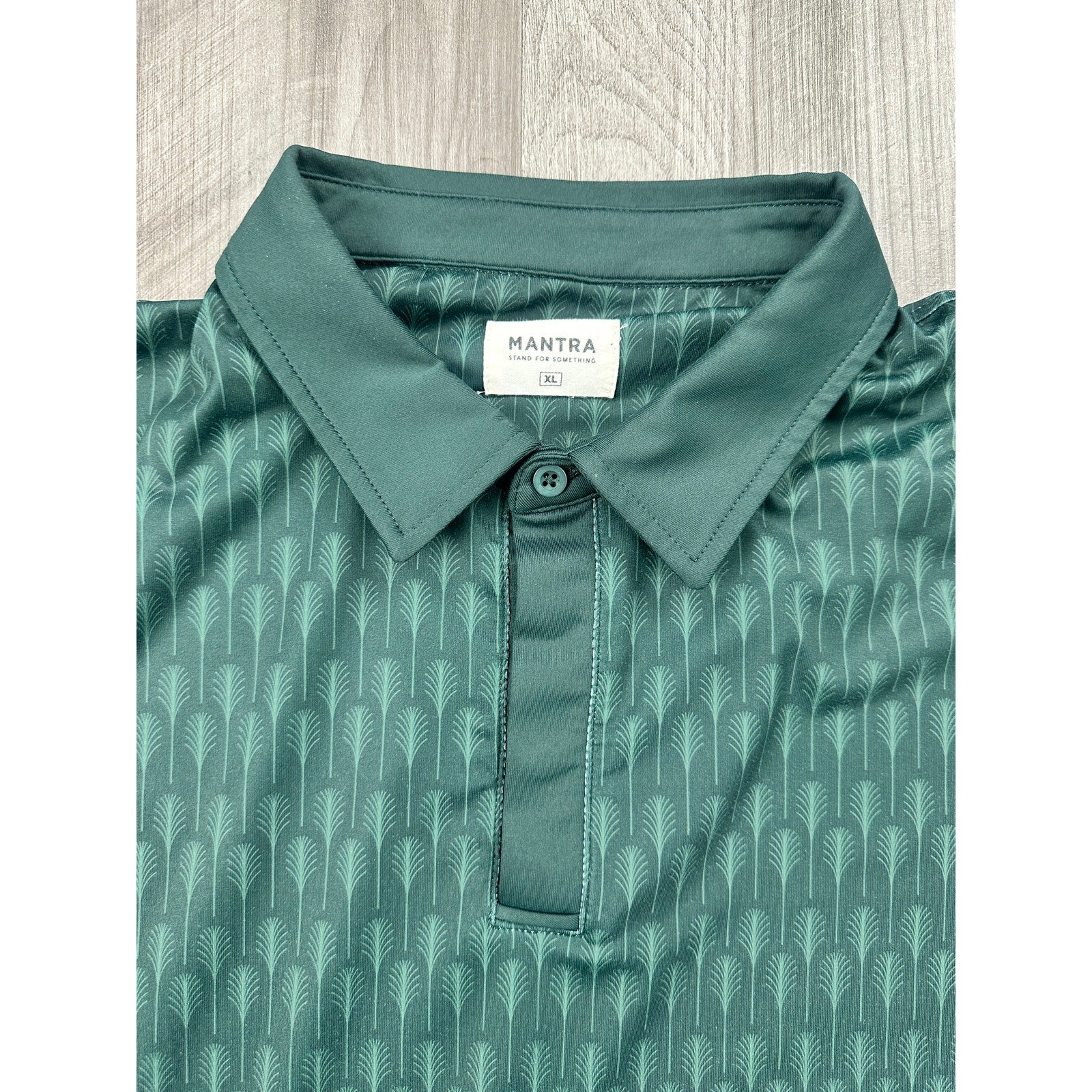 Mantra Catalyst Point Collar Golf Polo in Green — Size XL // Preowned