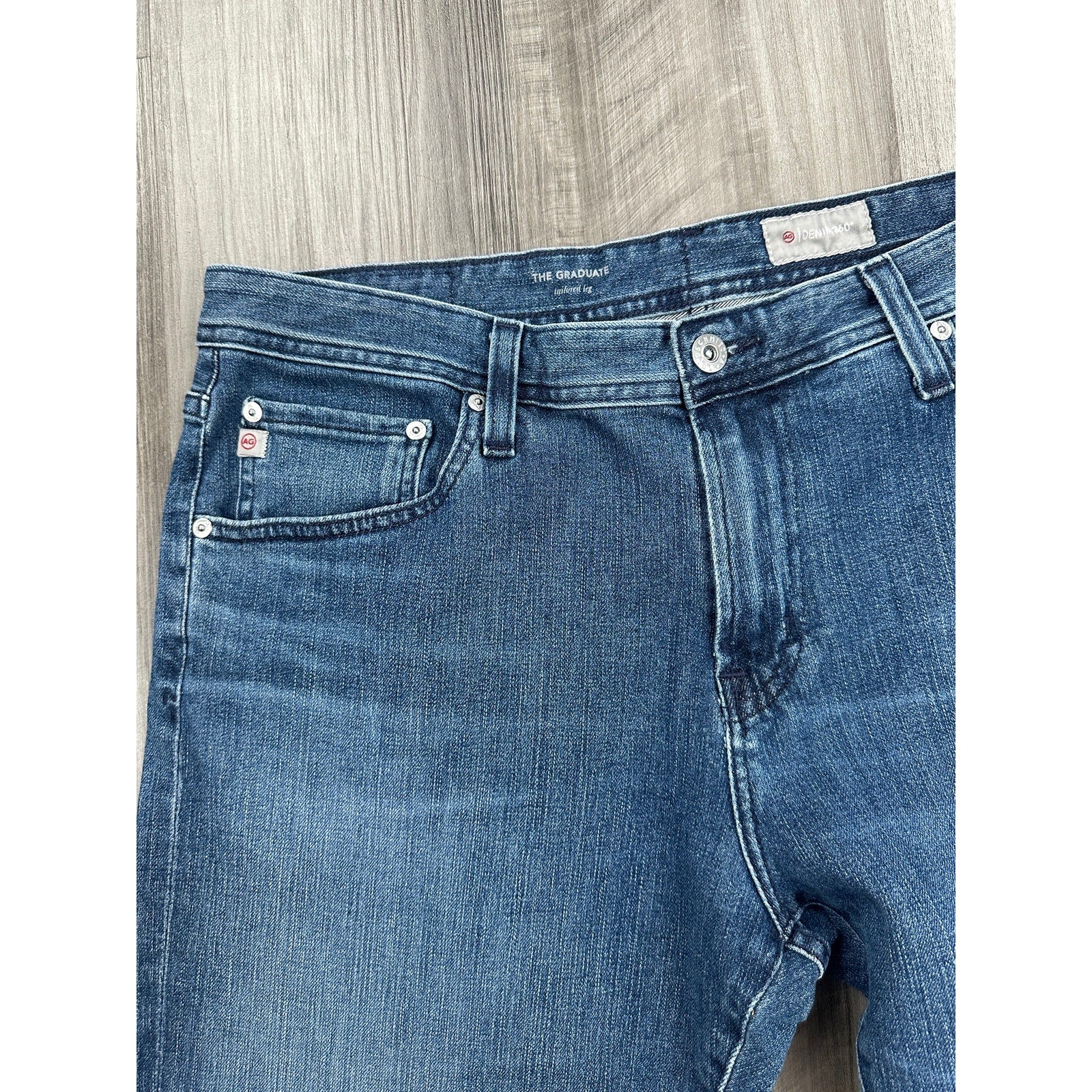 AG Adriano Goldschmied Denim 360 The Graduate Tailored Leg Jean in Blue — Size 36x34 // Preowned