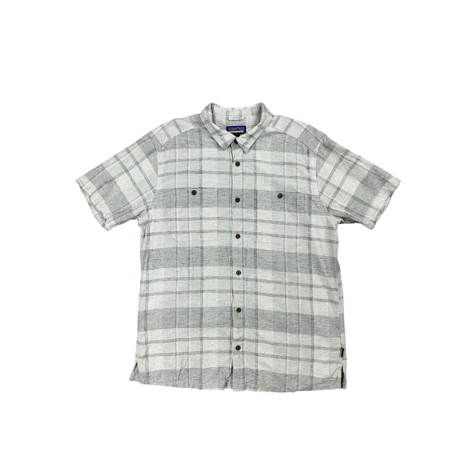 Patagonia Back Step Shore Plaid Short Sleeve Shirt in Salt Grey — Size Large // Preowned