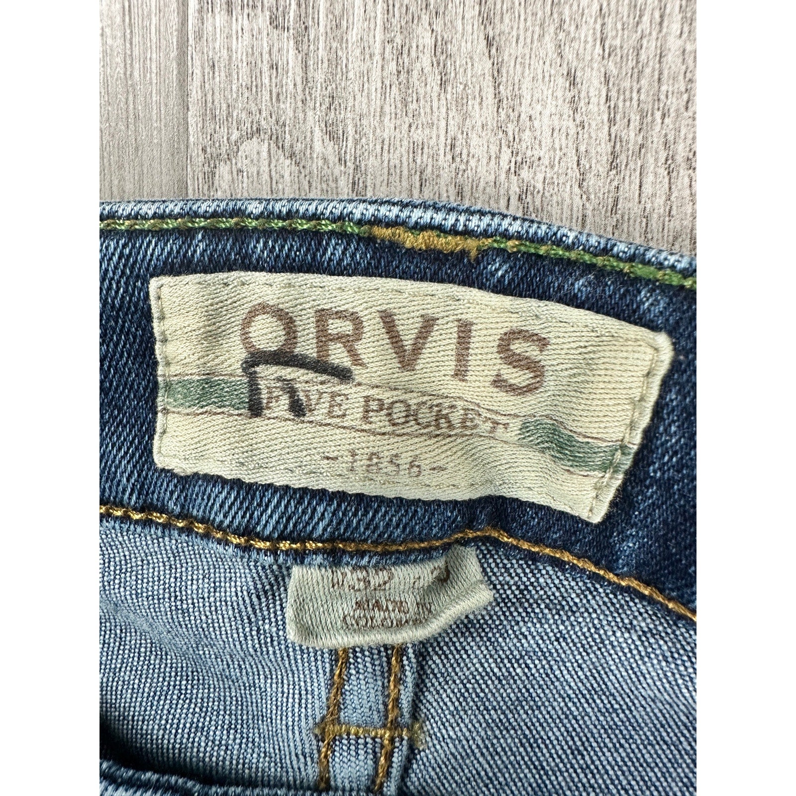 Orvis Five Pocket Straight Leg Stretch Jean in Blue — Size 32x30 // Preowned