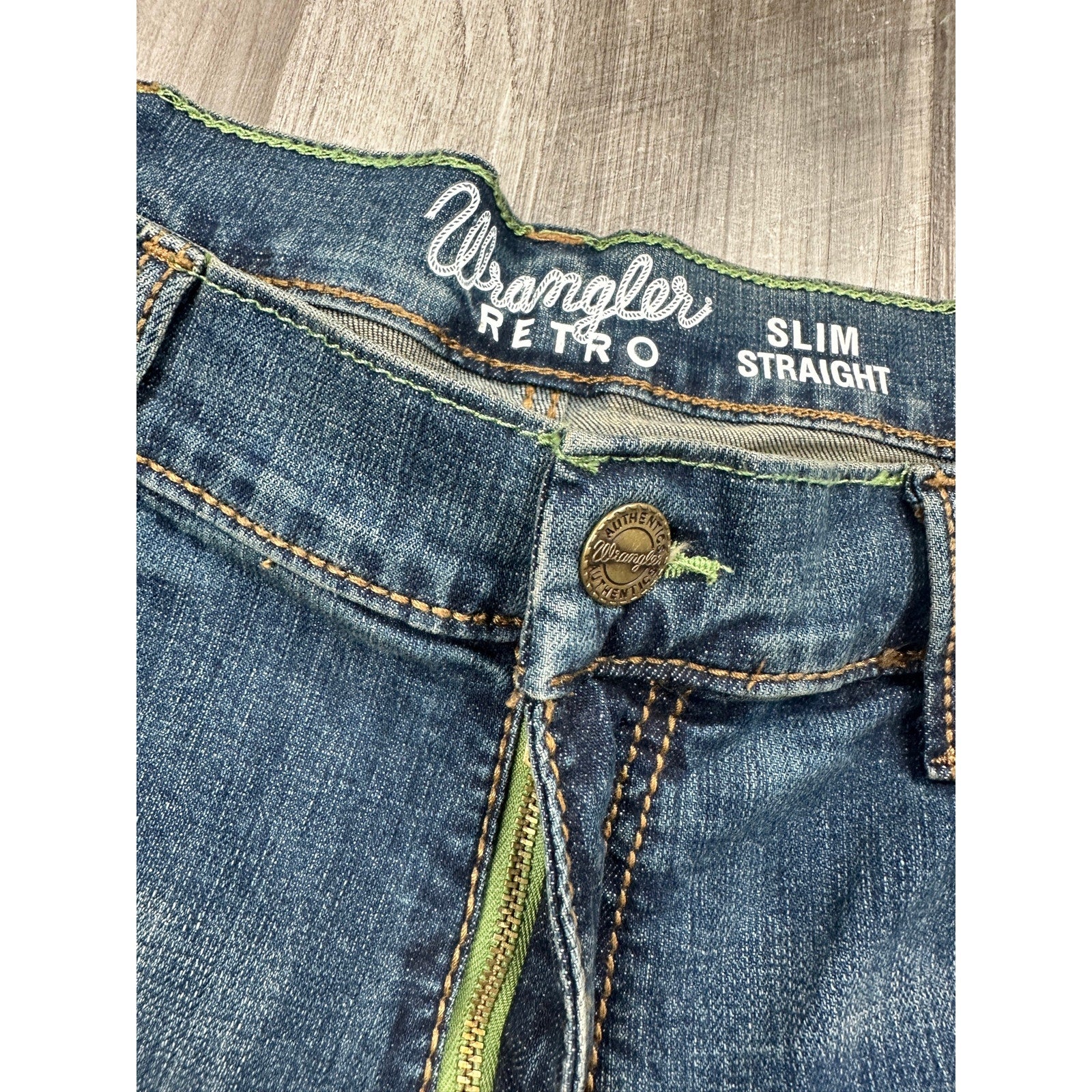 Wrangler Retro Slim Straight Jeans in Blue — Size 36x30 // Preowned